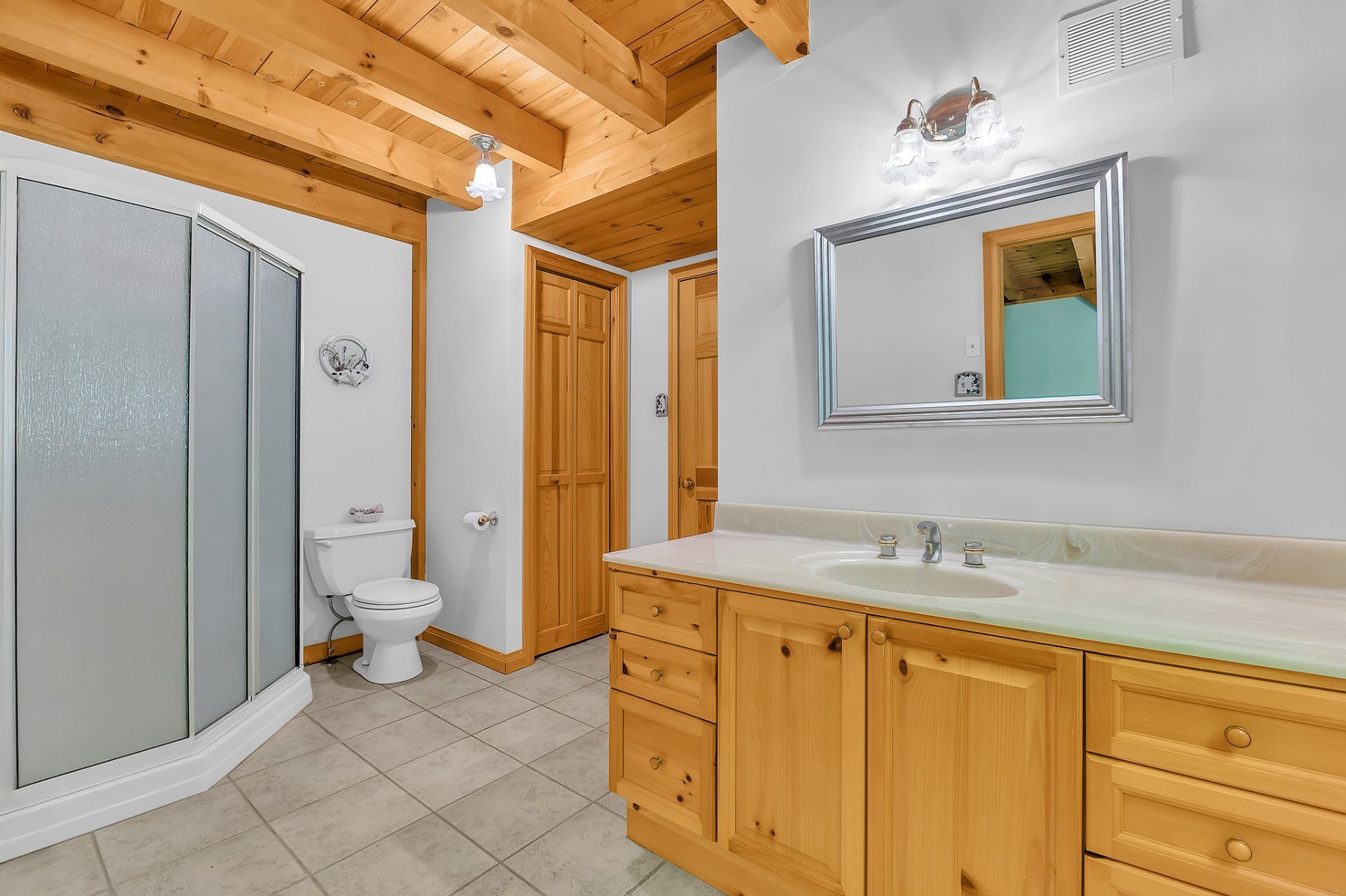 Salle de bains attenante à la CCP