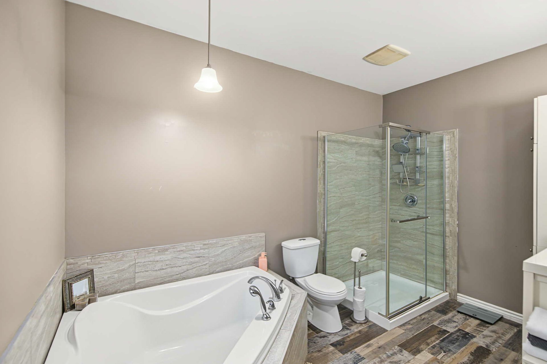 Ensuite bathroom