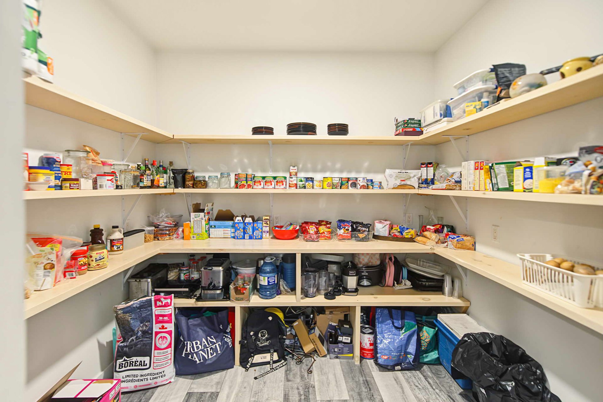 Kitchen pantry