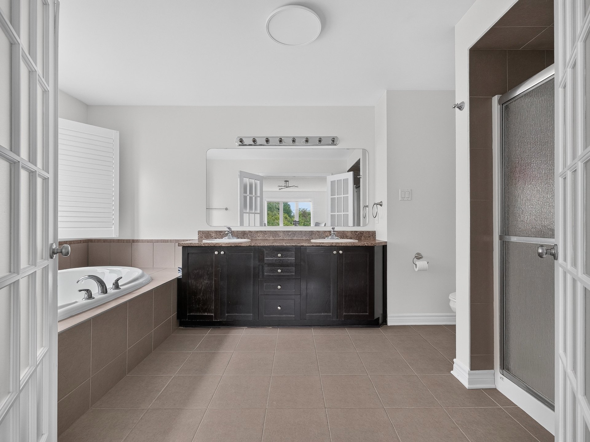 Ensuite bathroom