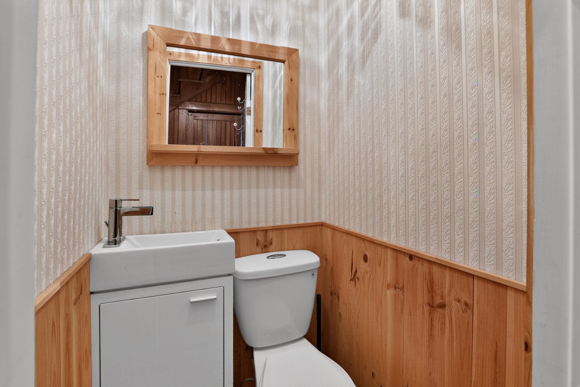 Powder room