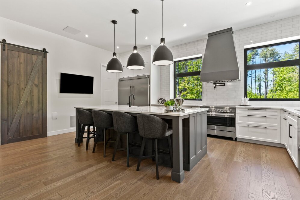 Kitchen - Large size fridge and 36