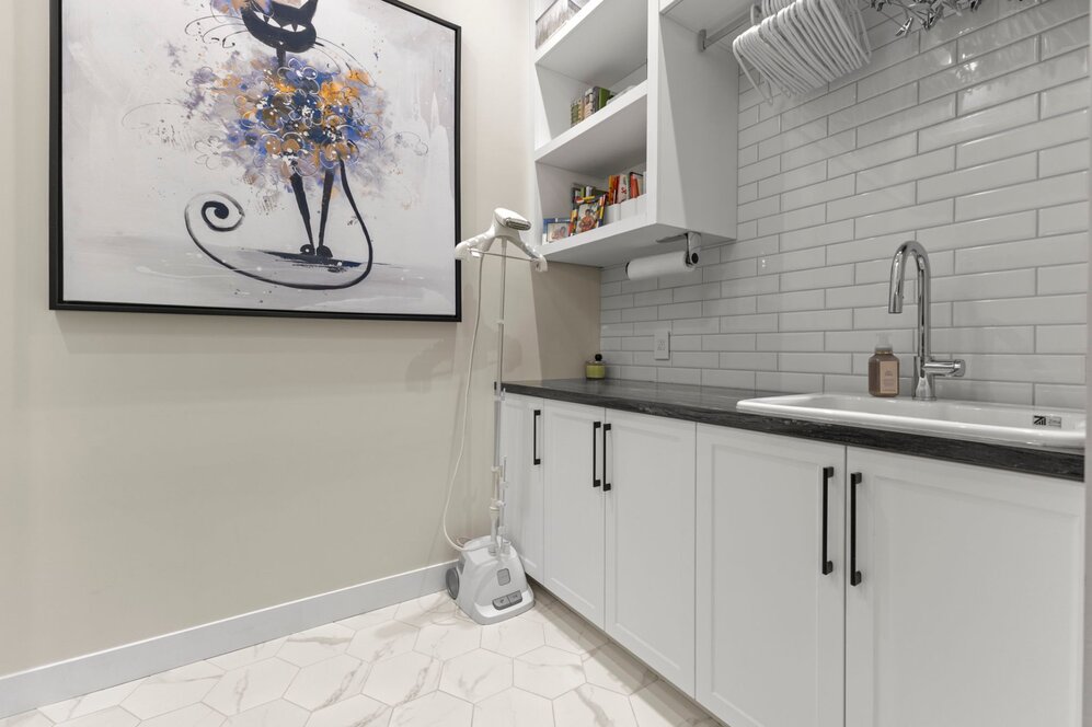 Laundry room - With a sink.