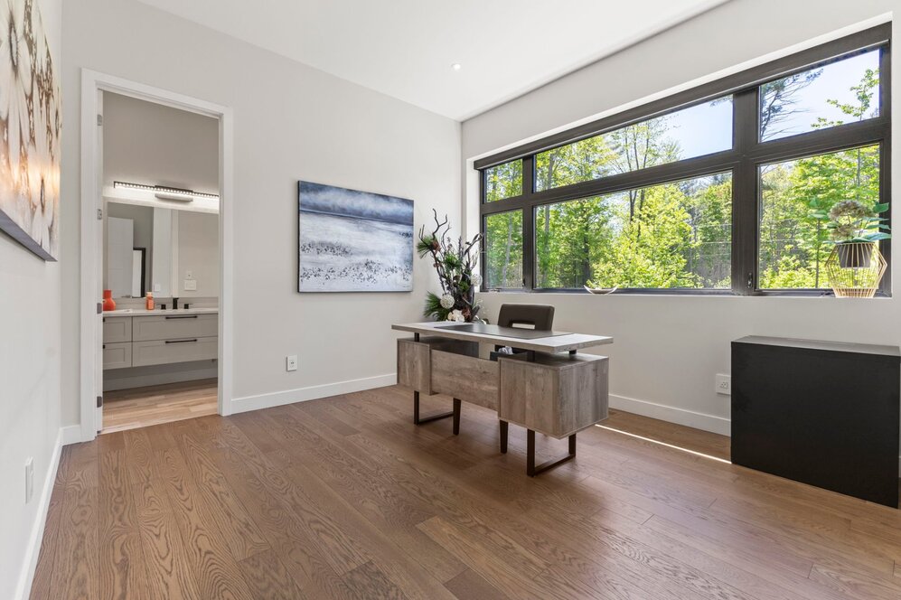 Bedroom - Bedroom 2 on the main floor