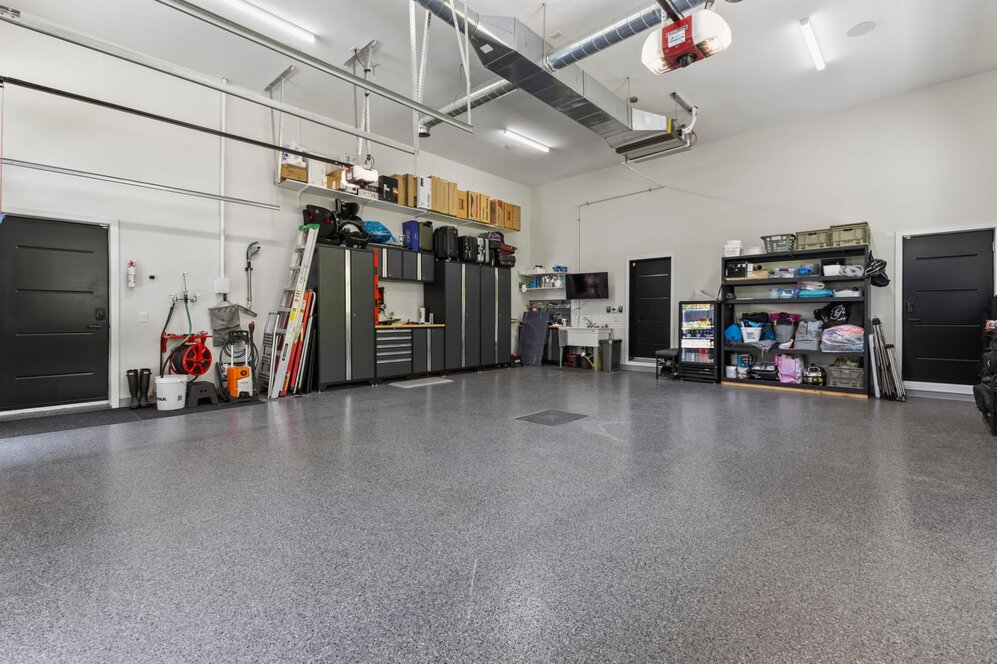 Garage - High-end speaker in the garage