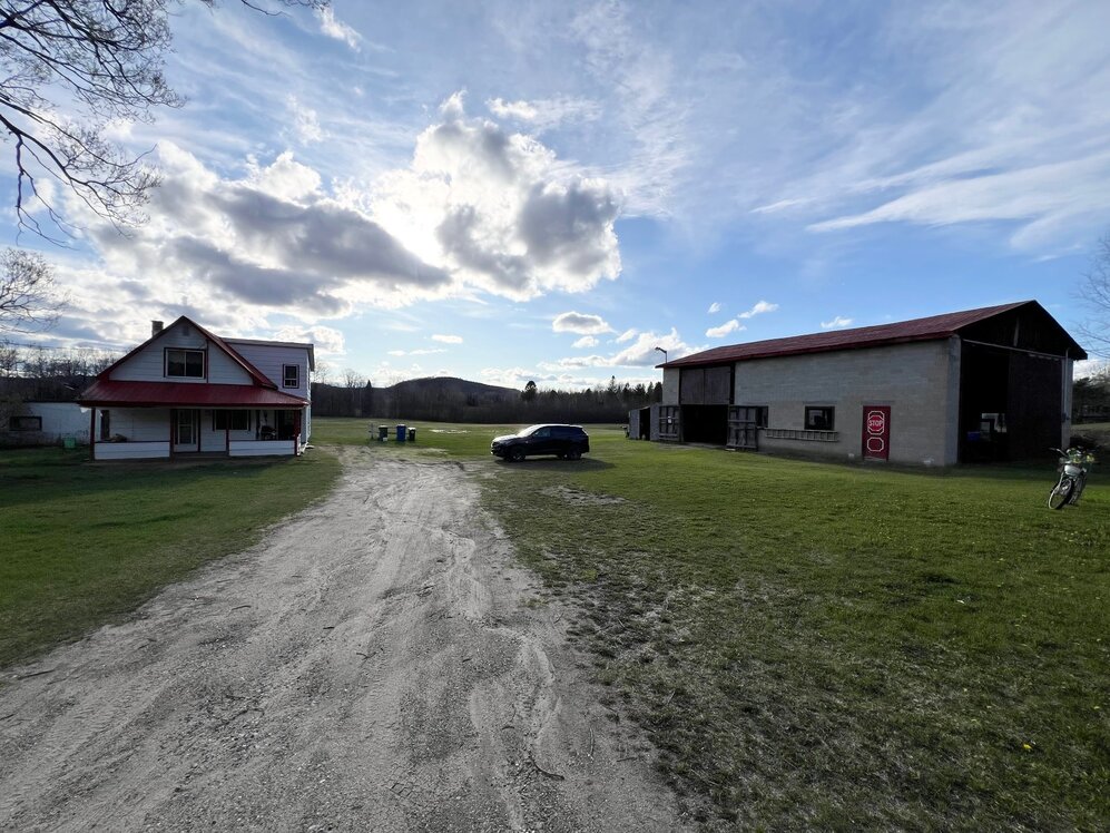 157 Ch. du Lac-Cayamant 