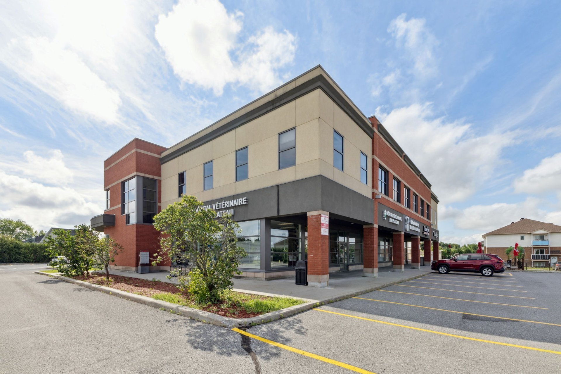 147 Boul. d'Europe 200