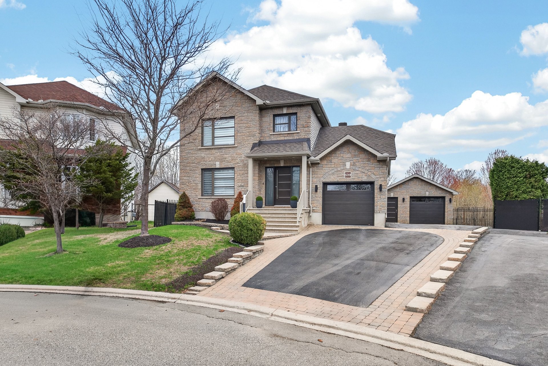 839 Rue Davidson E. 