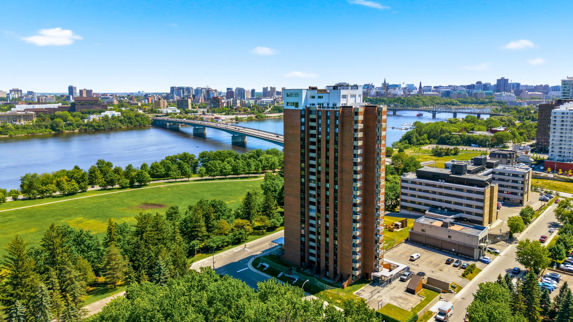285 Rue Laurier 1302