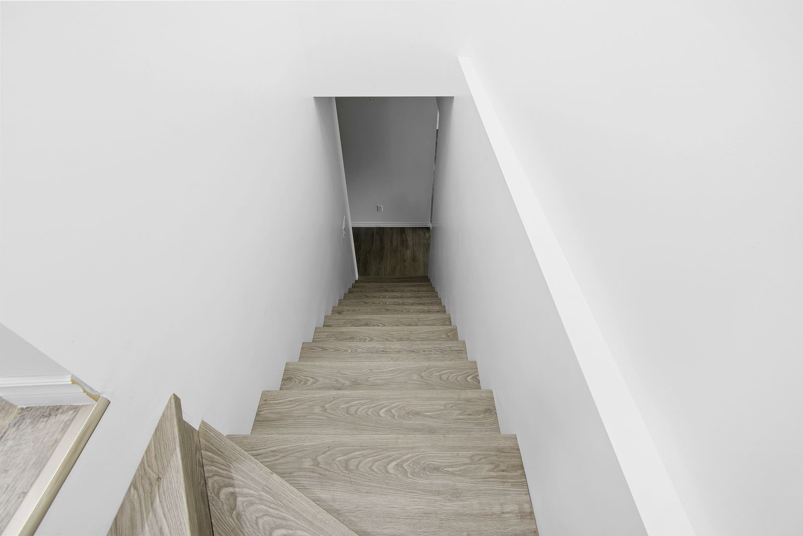 Descent from the inside to the basement