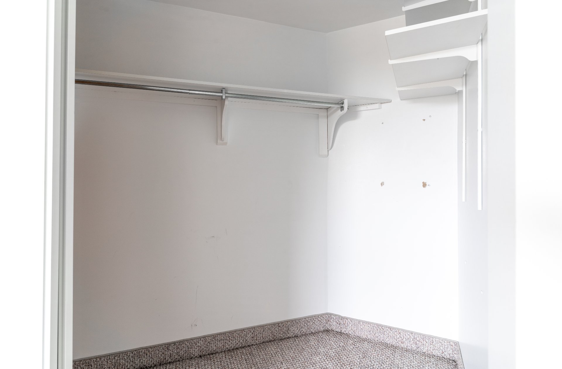 Walk-in closet