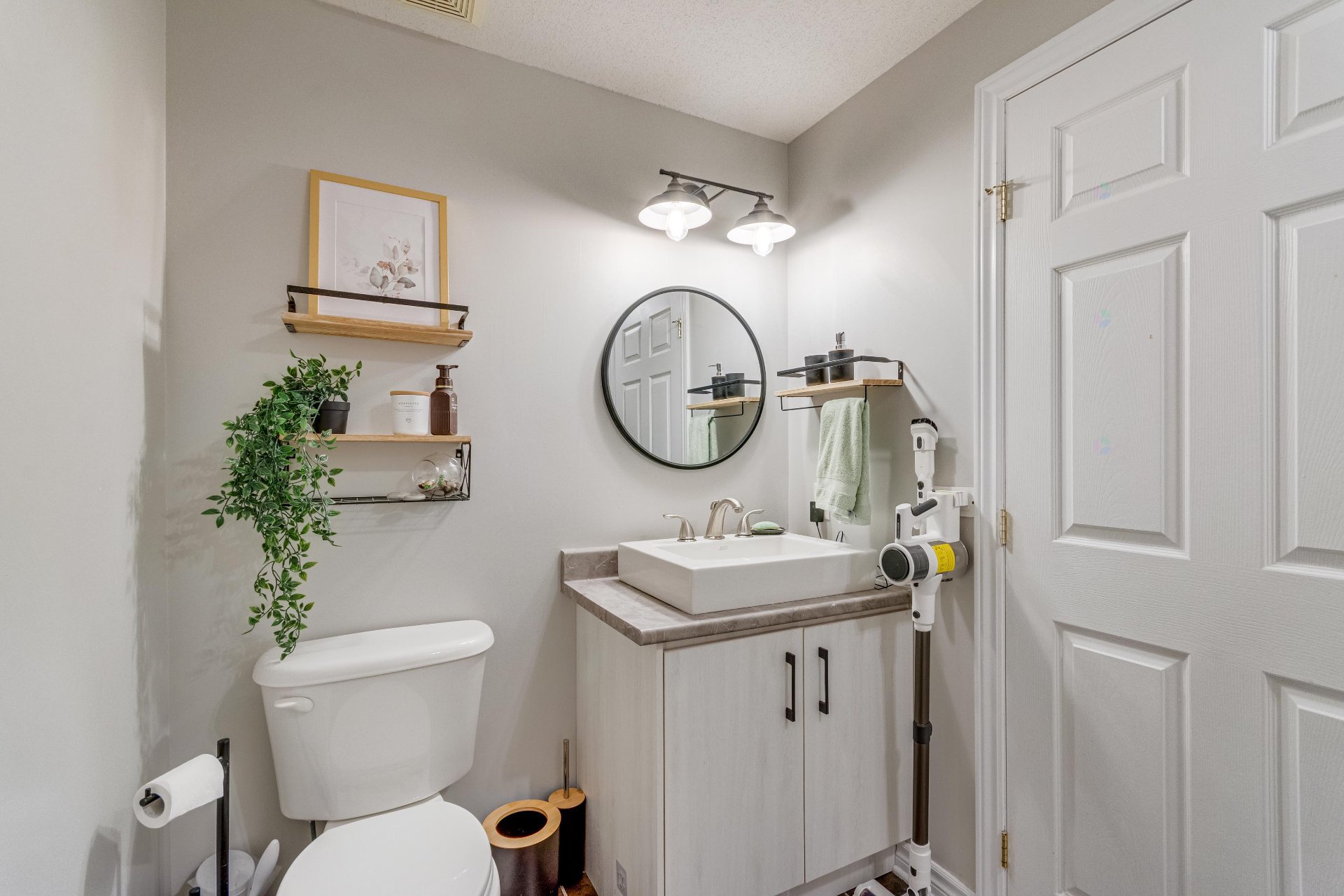 Powder room