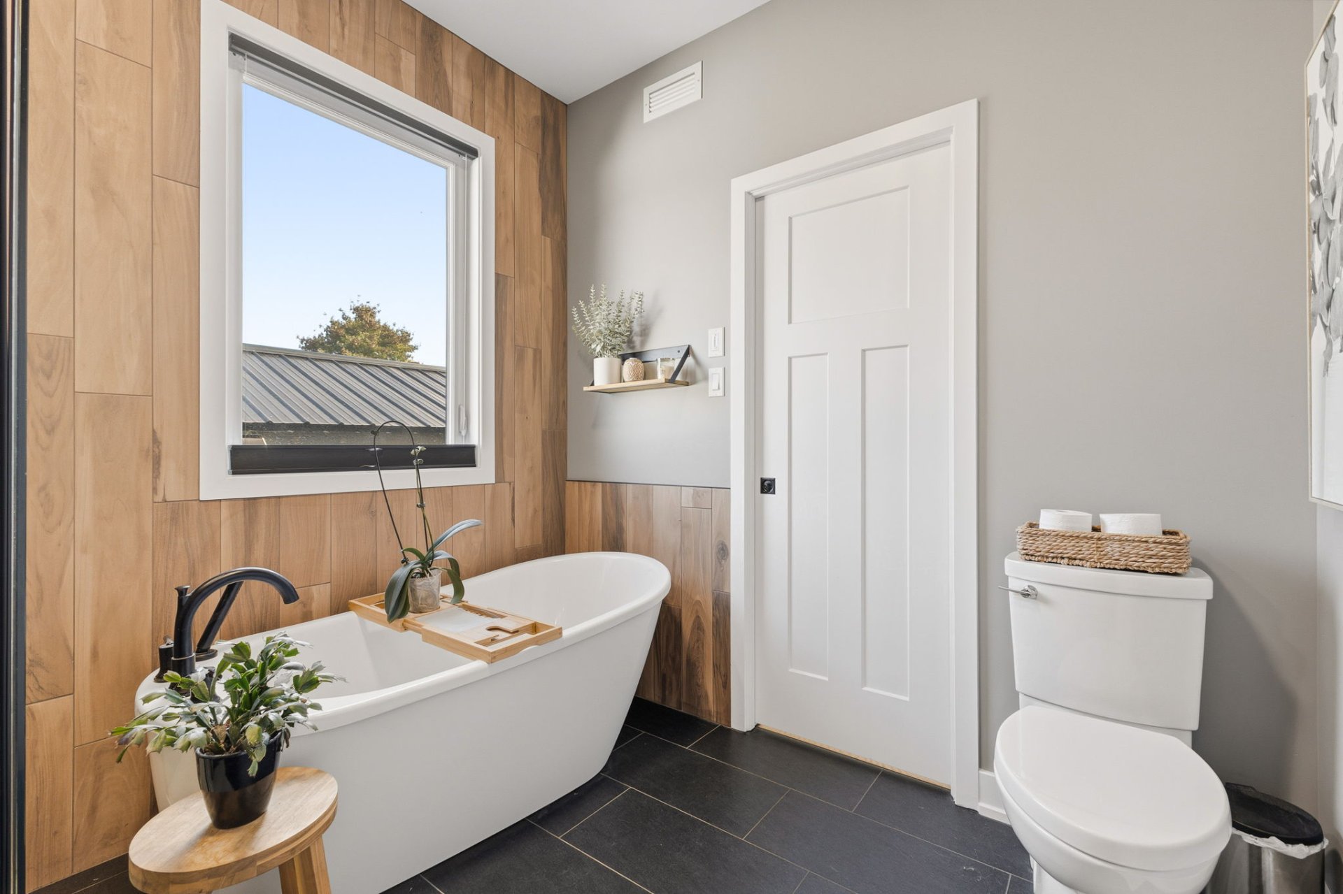Ensuite bathroom