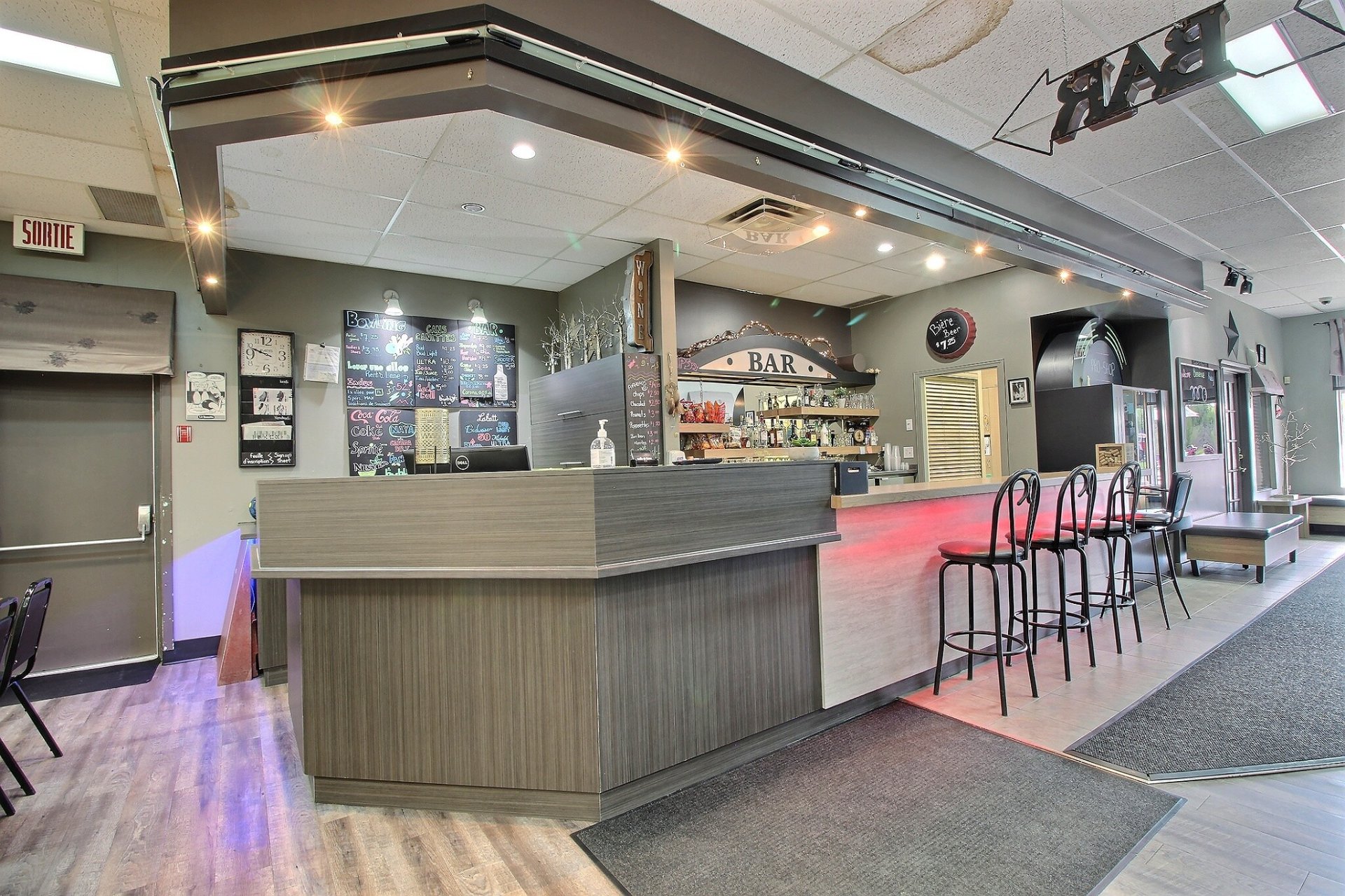 Bar