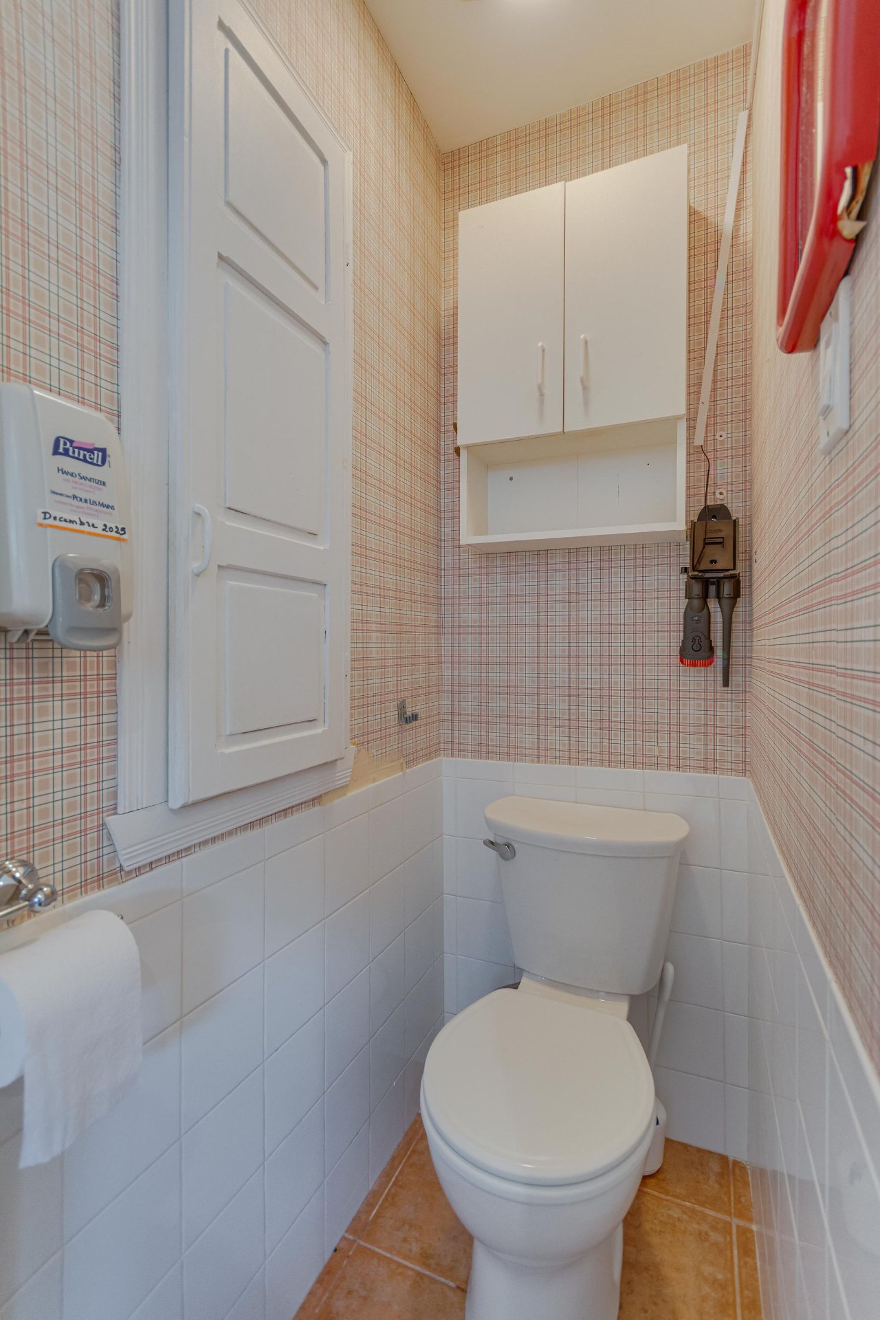 Powder room