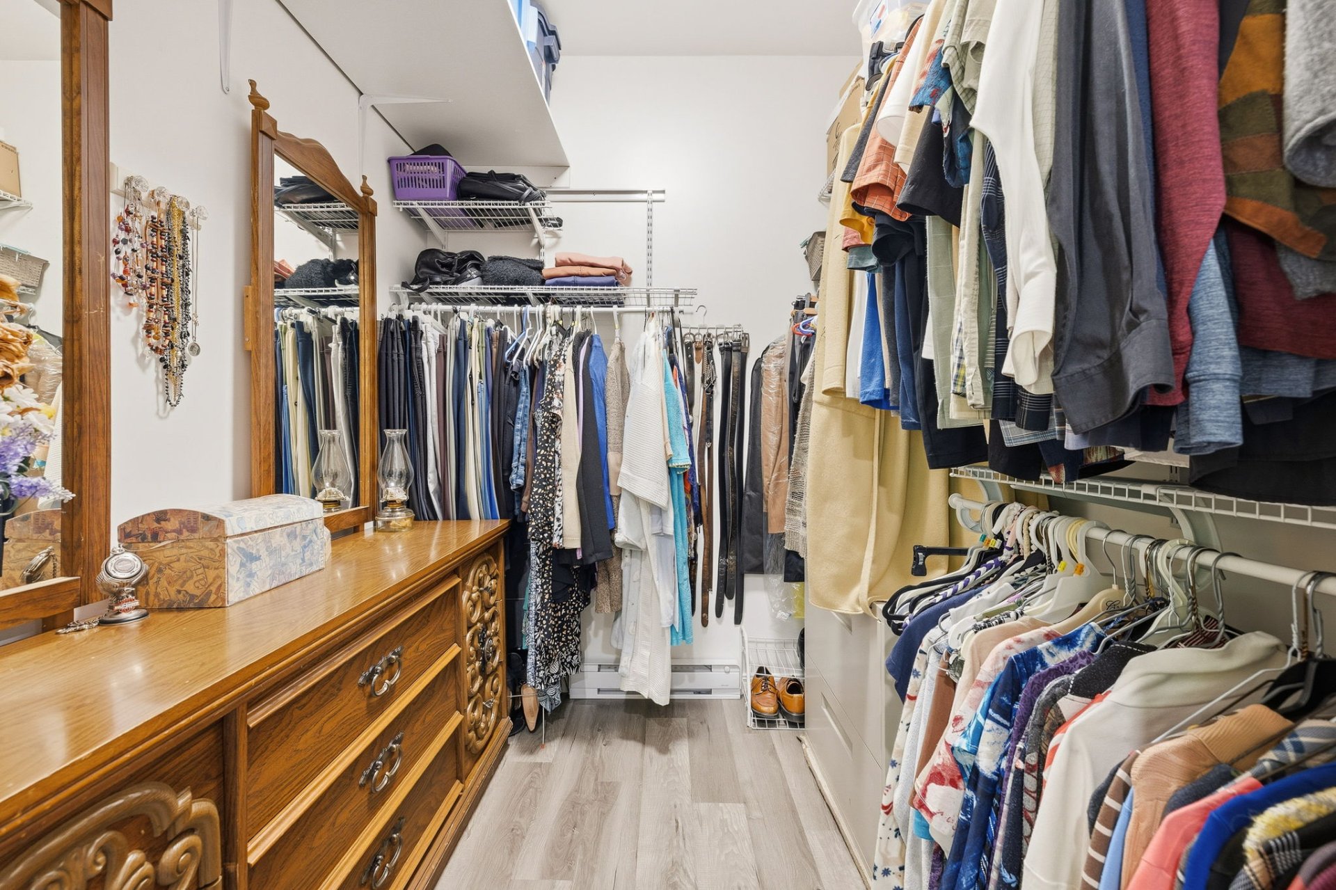Walk-in closet