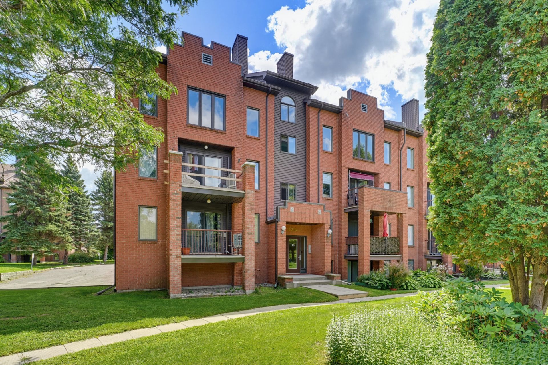 176 Rue de Morency 401