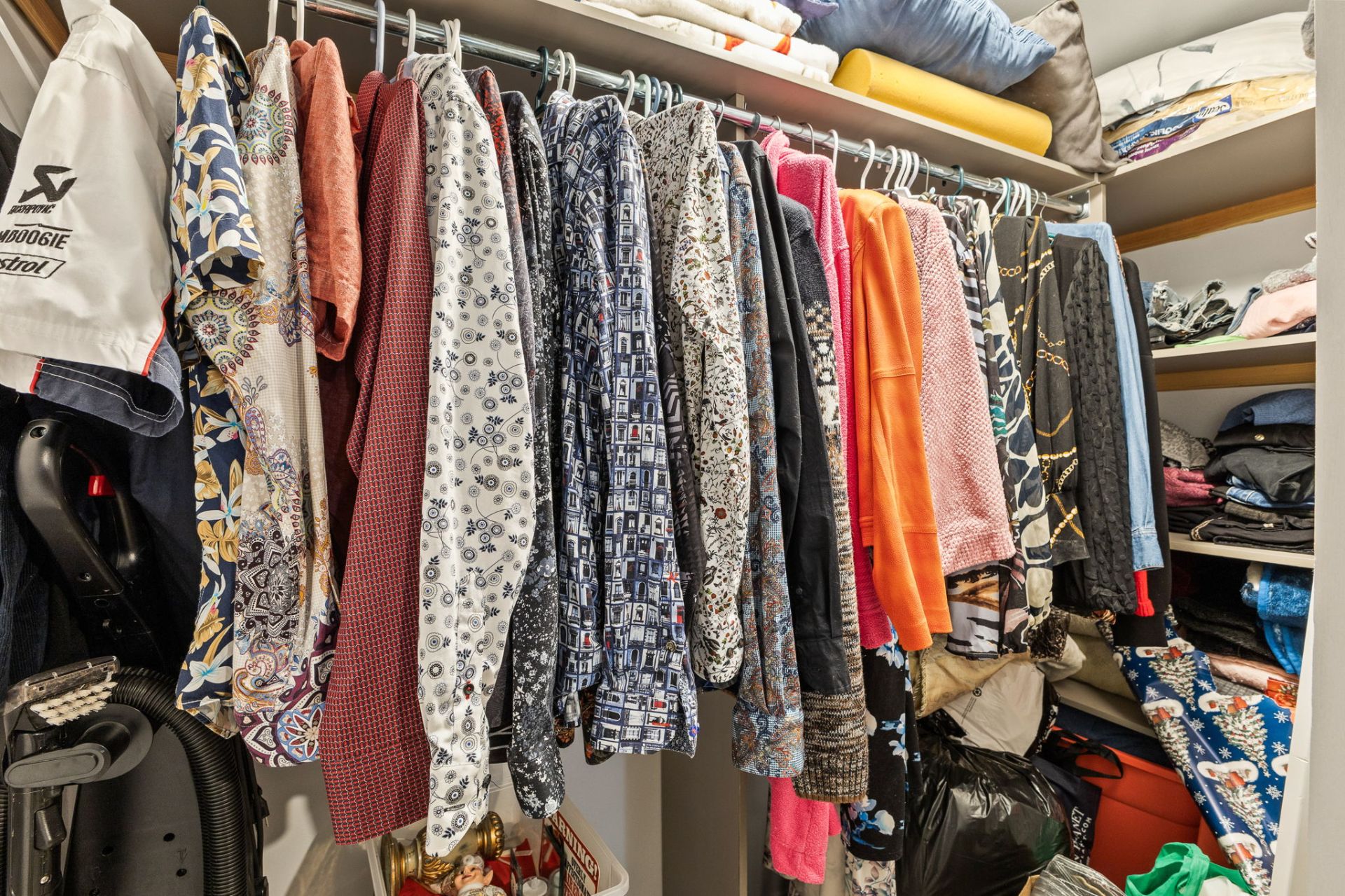 Walk-in closet