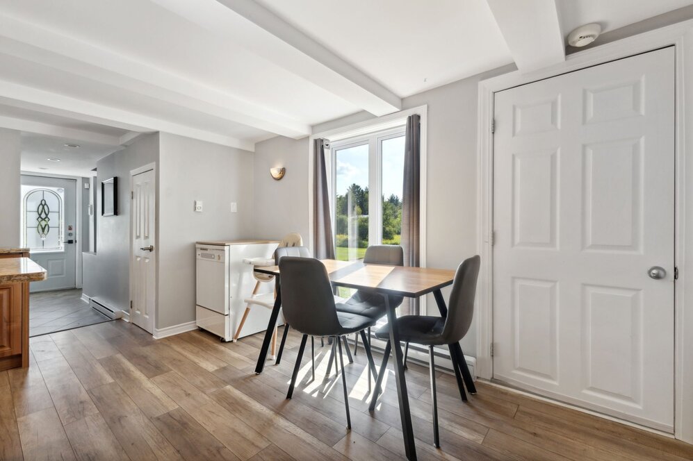 Salle à manger - Logement A