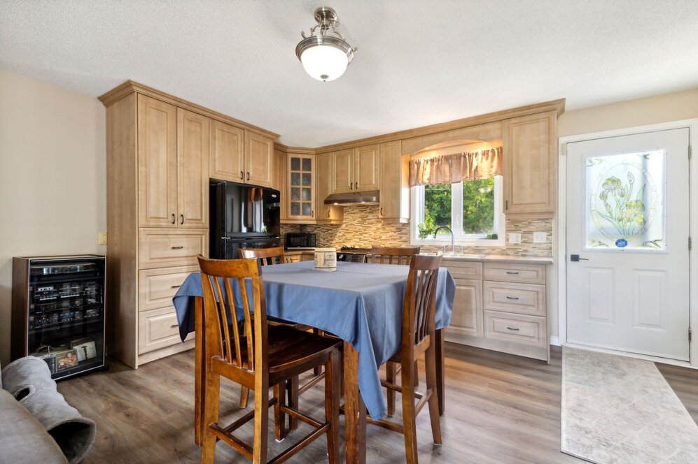 Salle à manger - Logement B