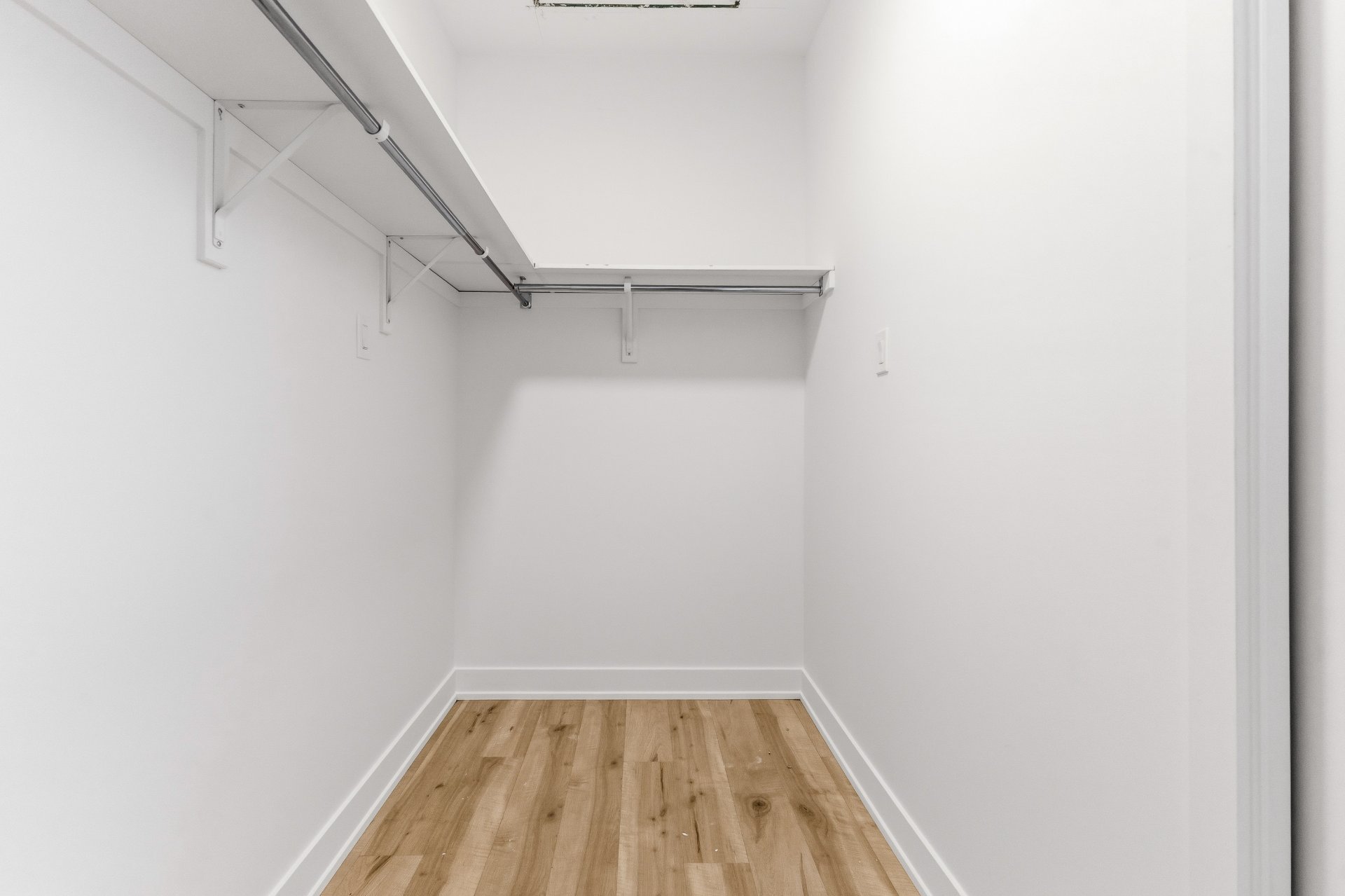 Walk-in closet