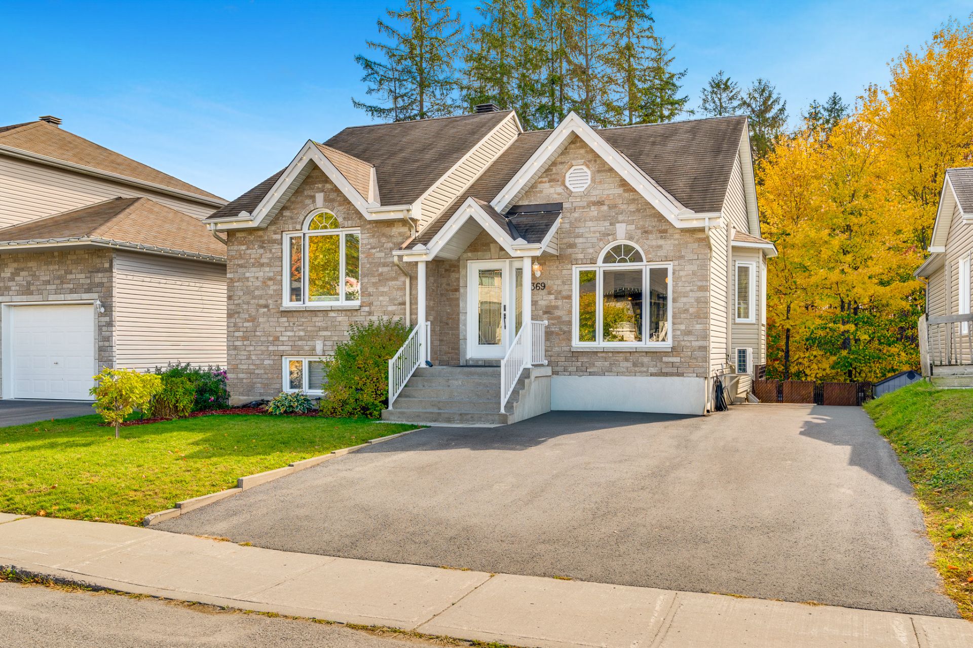 369 Rue Jean-Baptiste-Routhier 