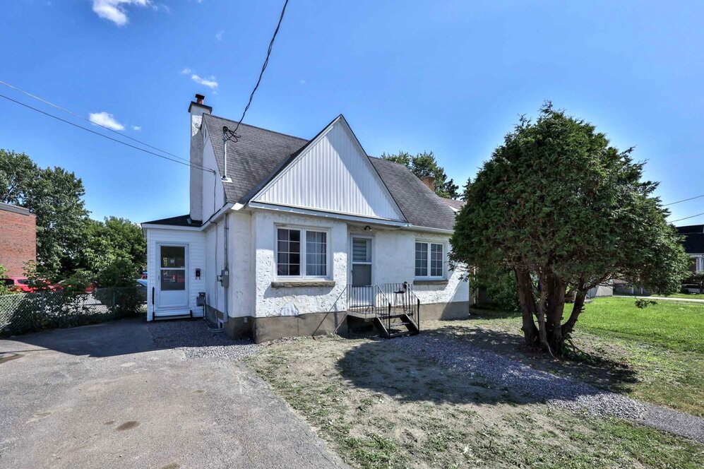 1088 Rue St-Louis 