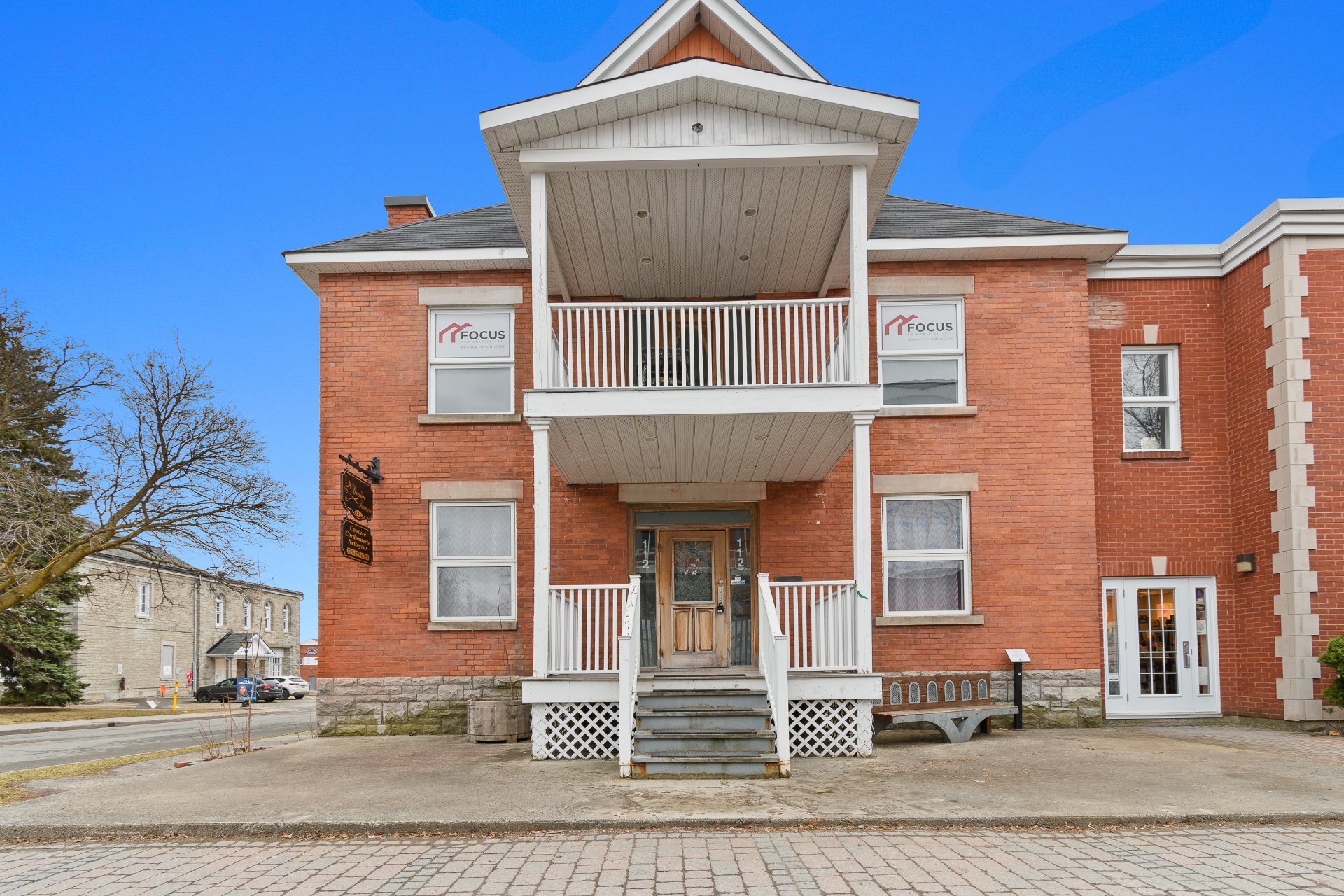 Façade - Rue Principale