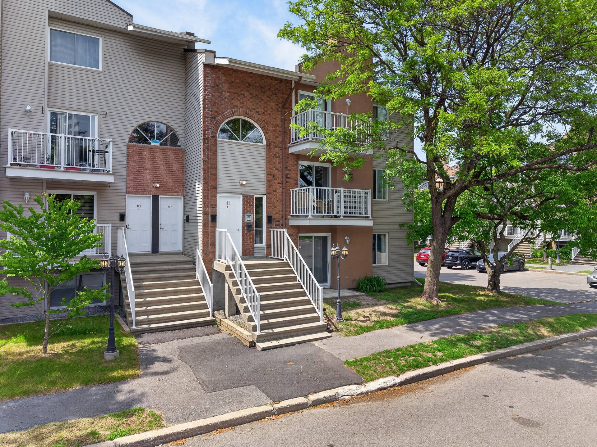 94 Av. des Jonquilles 