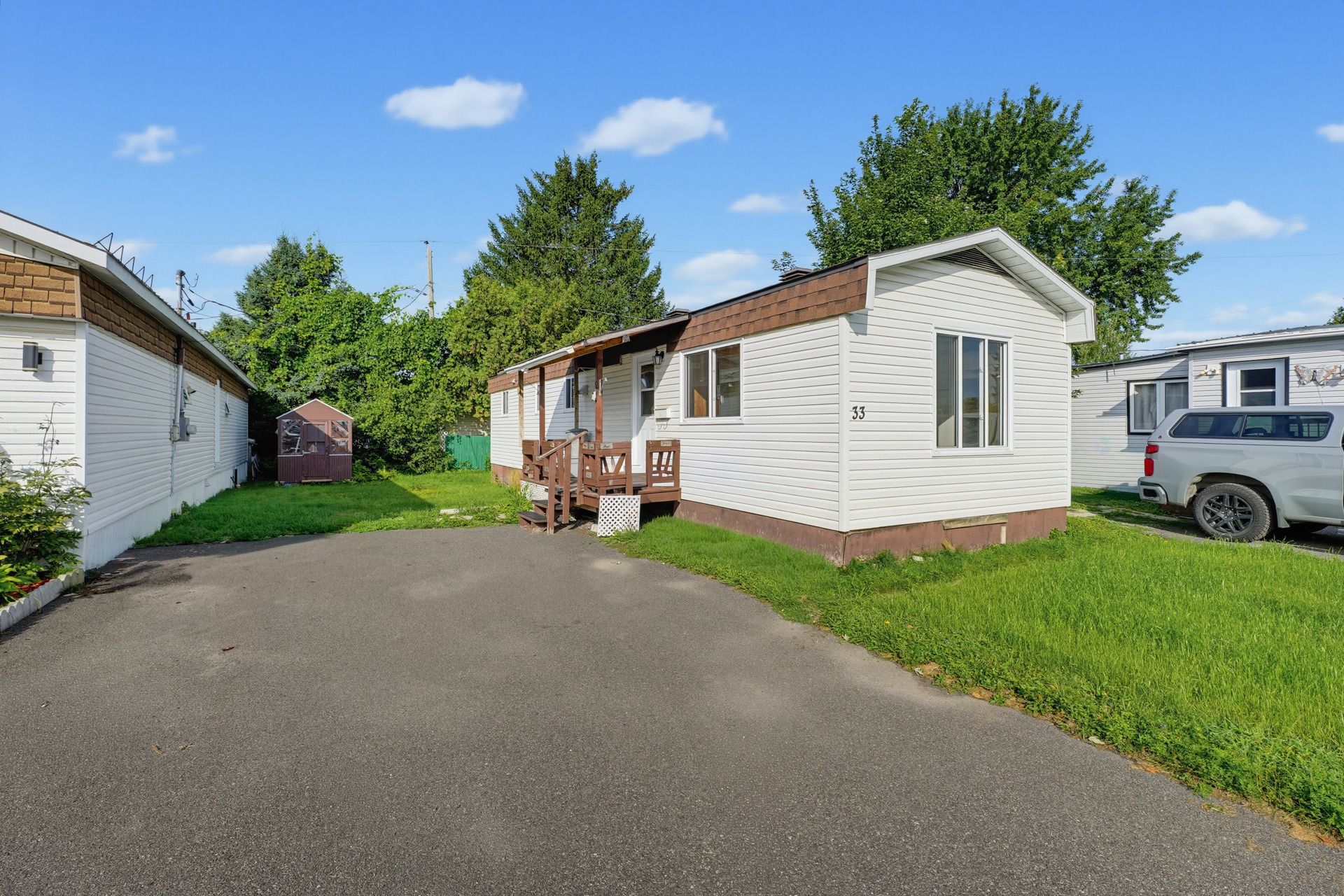 33 4e Avenue O. 