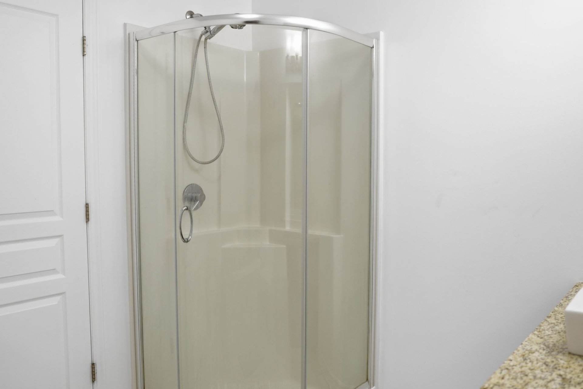Salle de bains attenante à la CCP