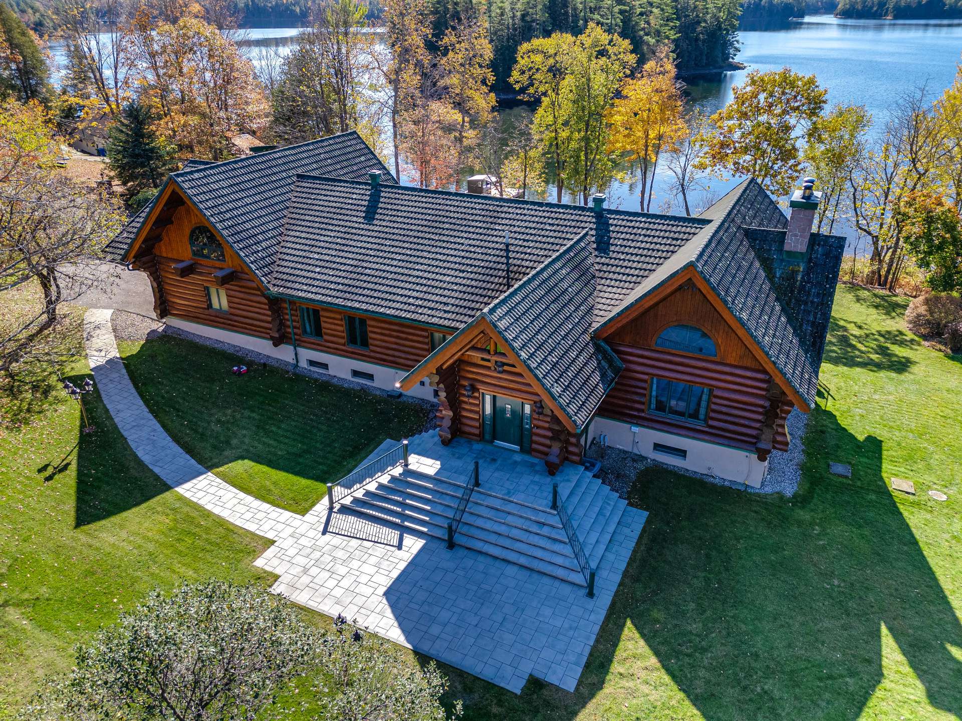 780 Route du Carrefour