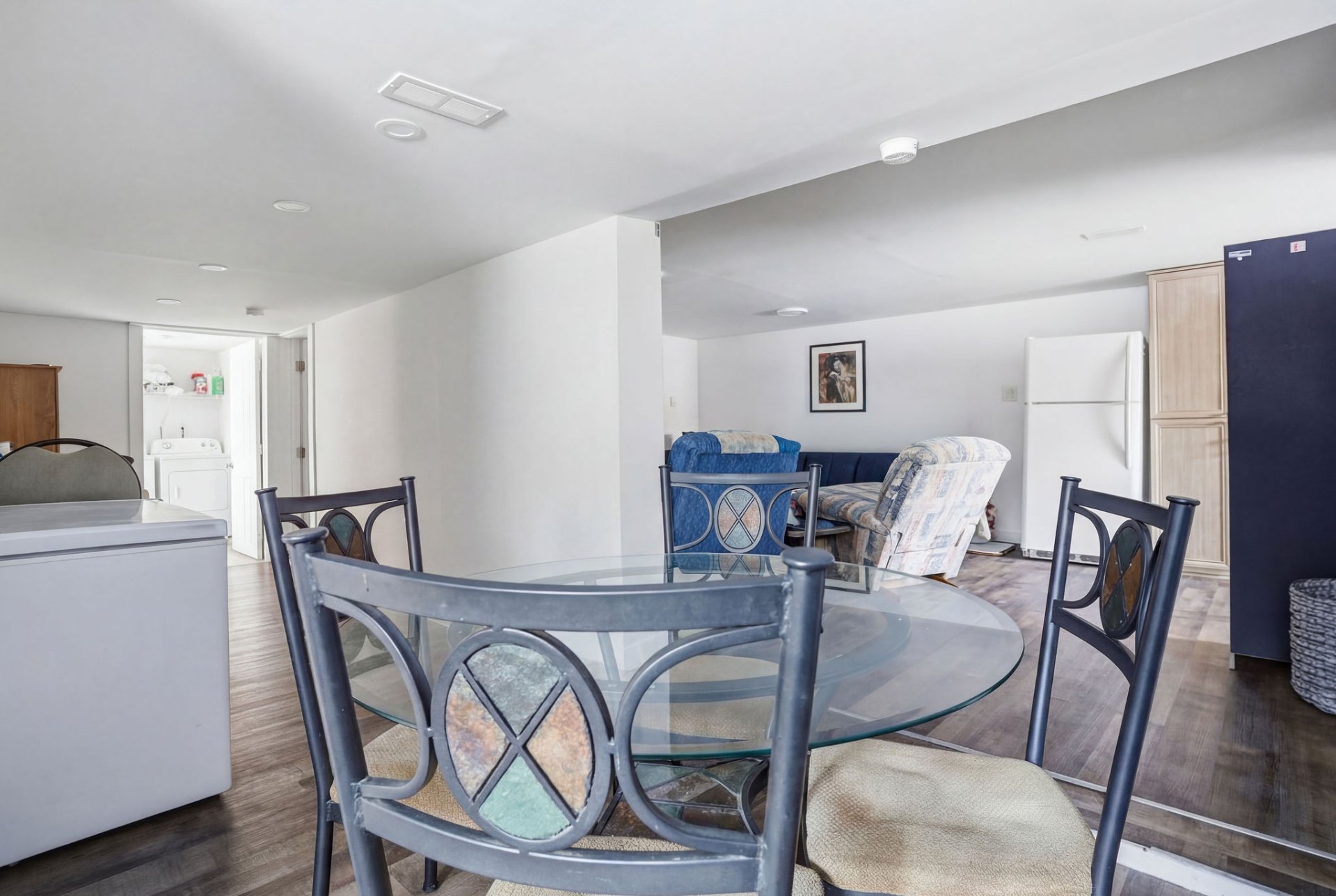 Salle à manger - Logement du bas