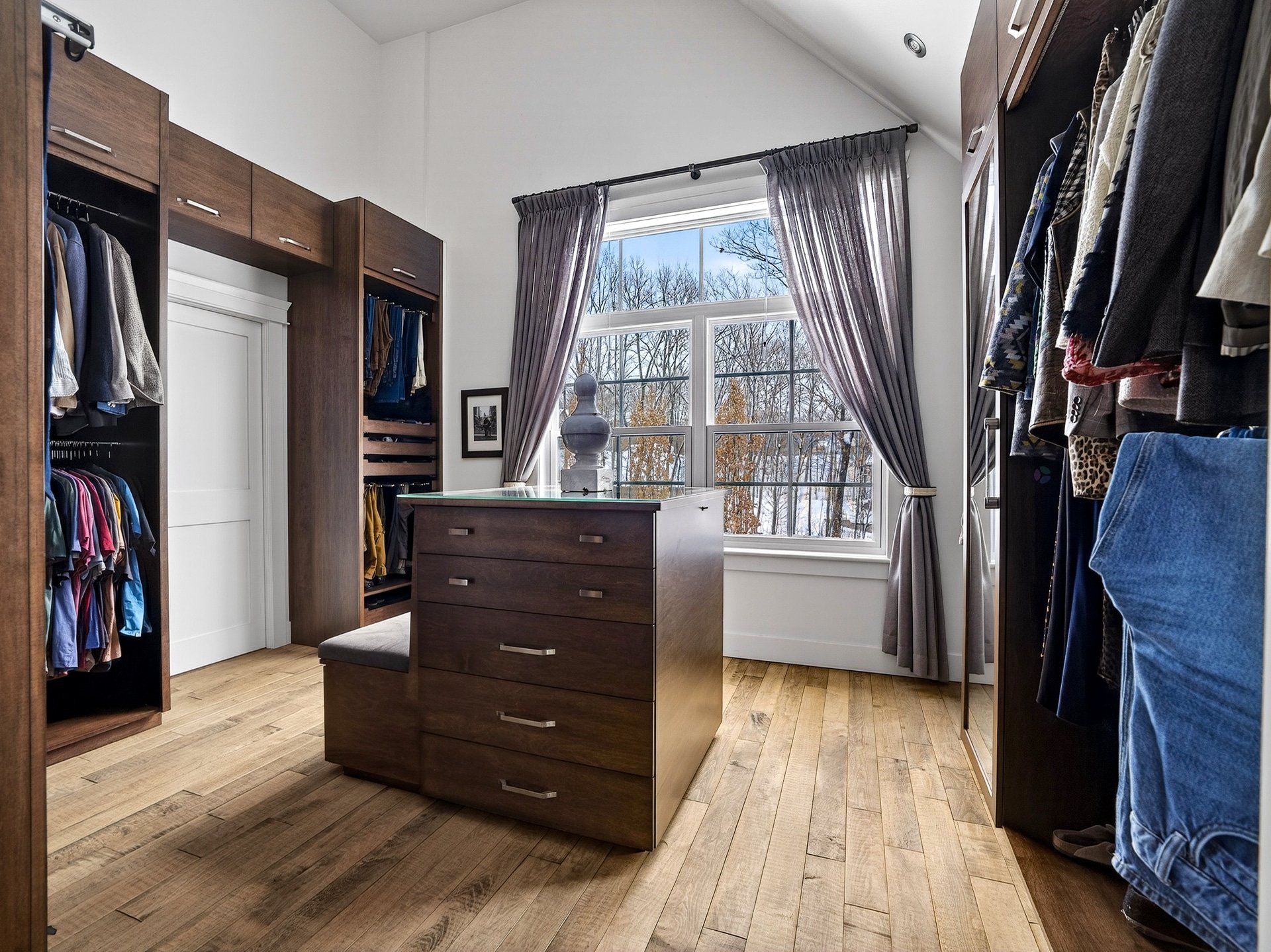 Walk-in closet