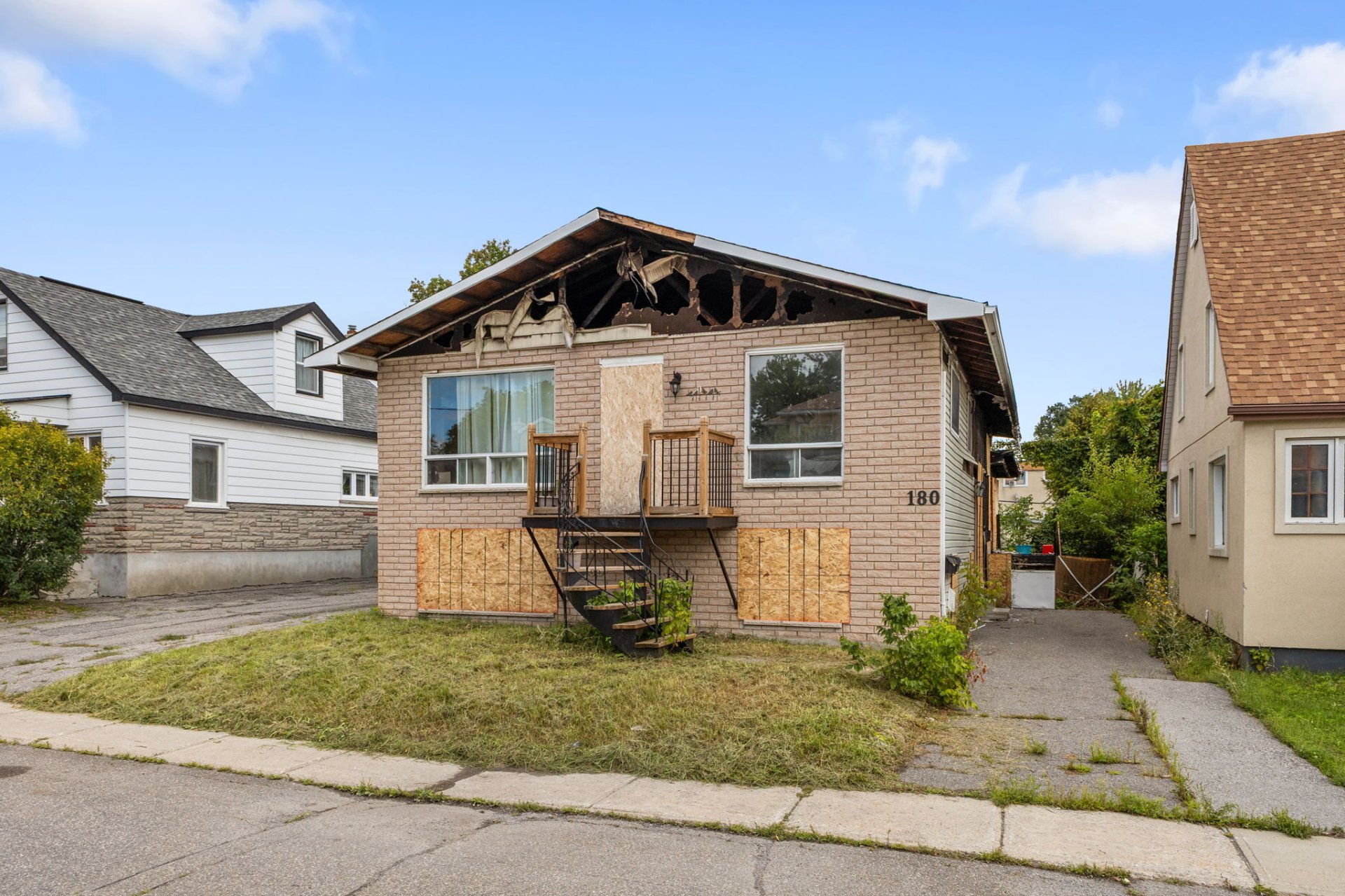 180Z Rue Harold 