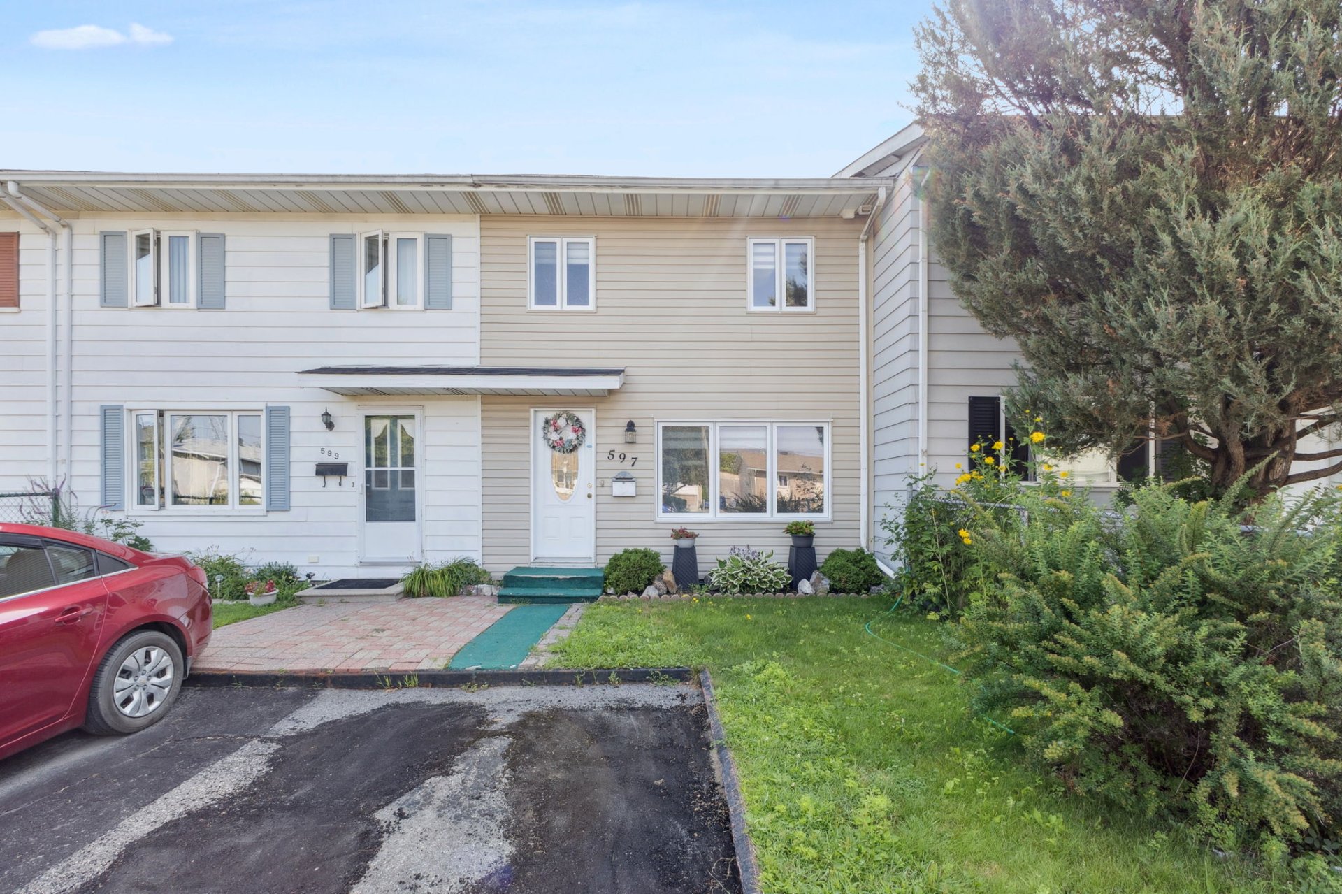 597 Rue Carle 