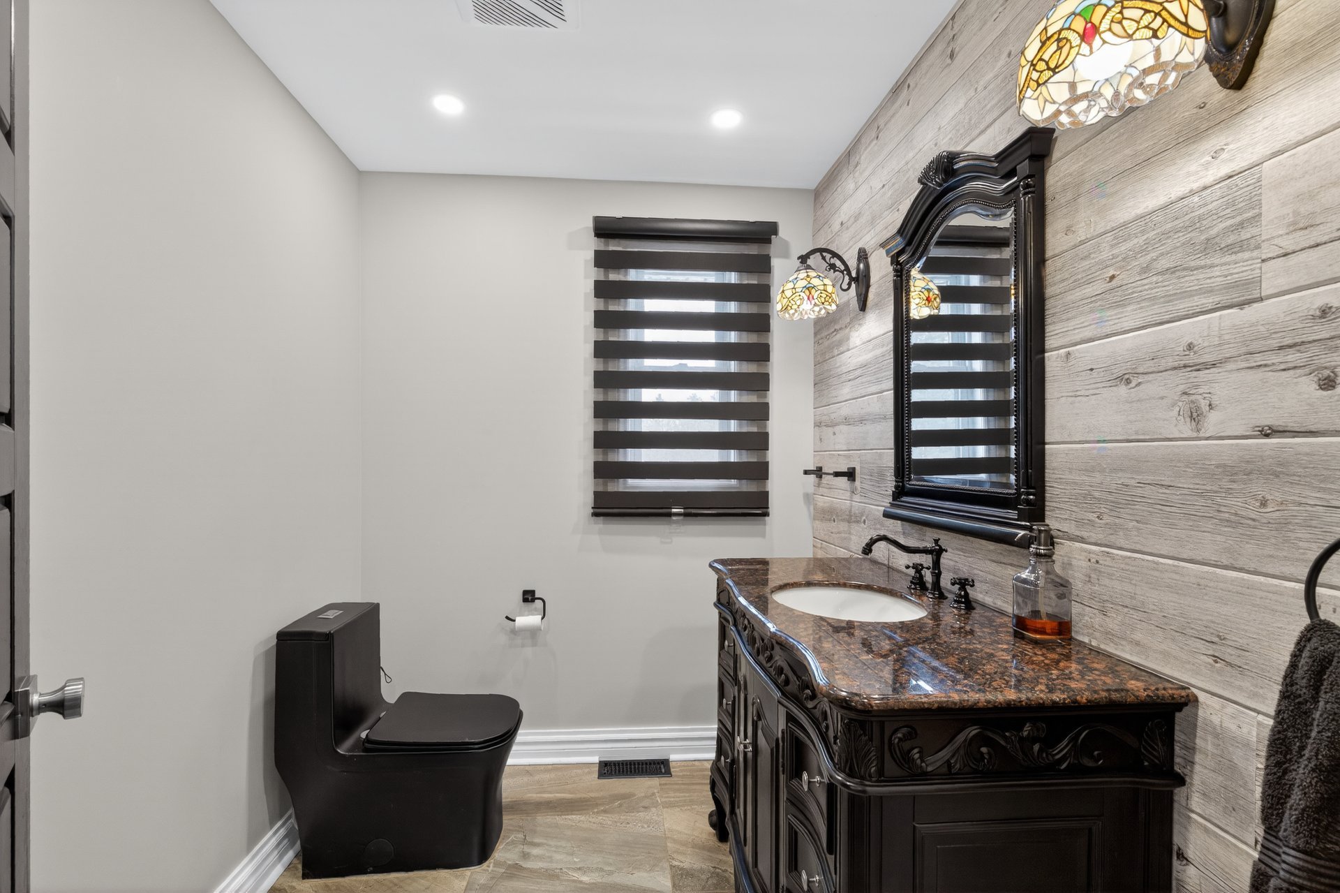 Powder room