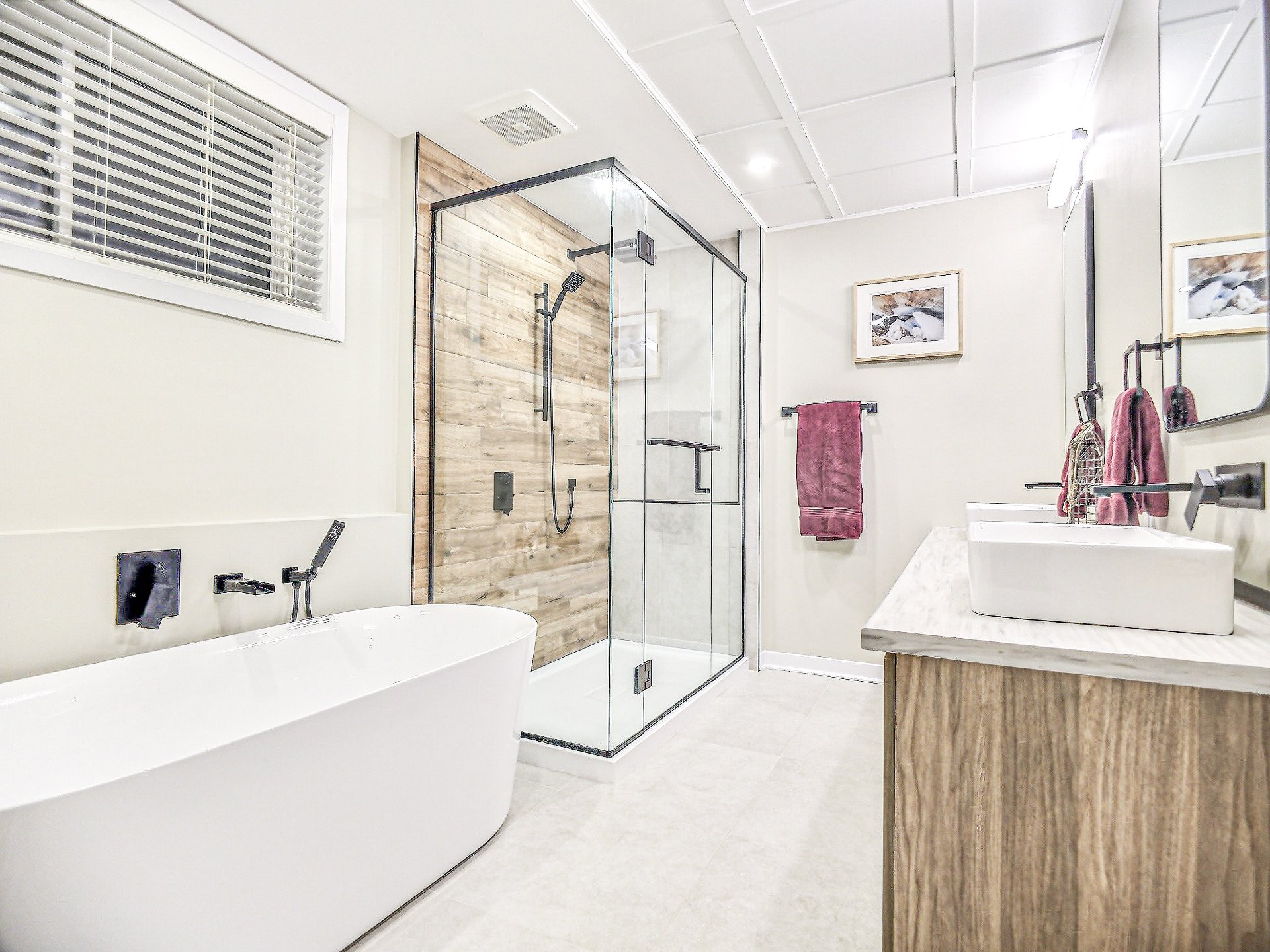 Autre - Salle de bain attenante à la chambre au sous-sol