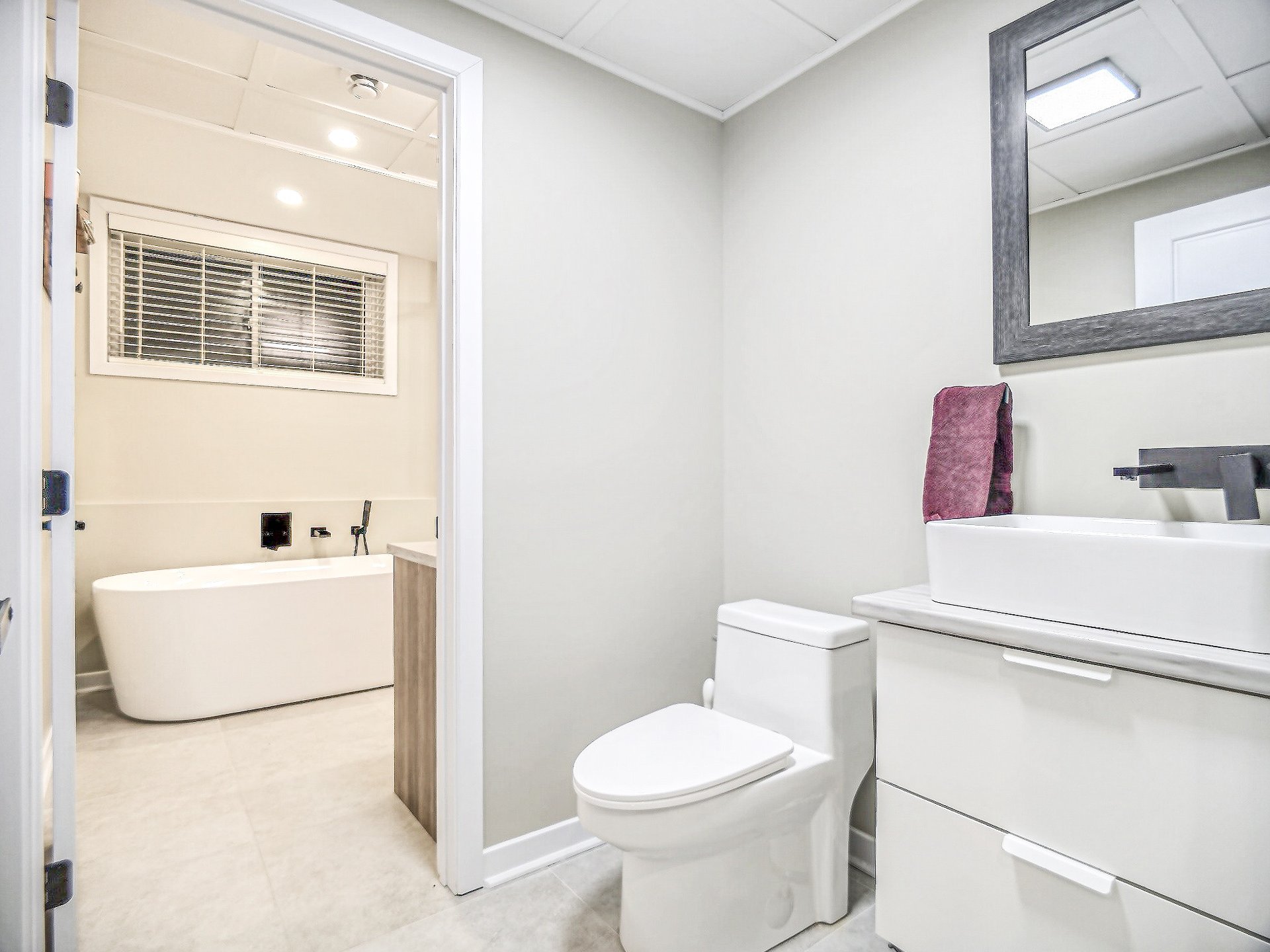 Autre - Salle de bain attenante à la chambre au sous-sol