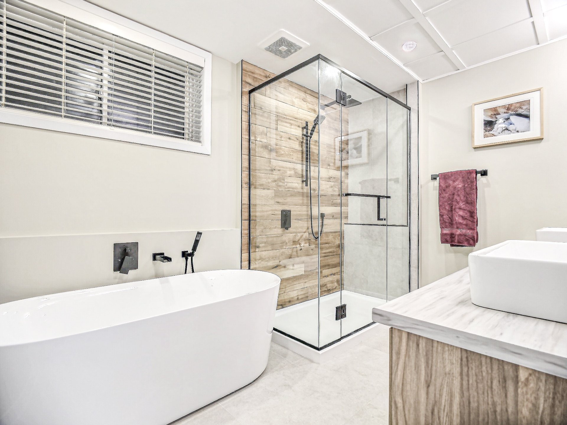 Salle de bains - Salle de bais attenante (chambre ss)