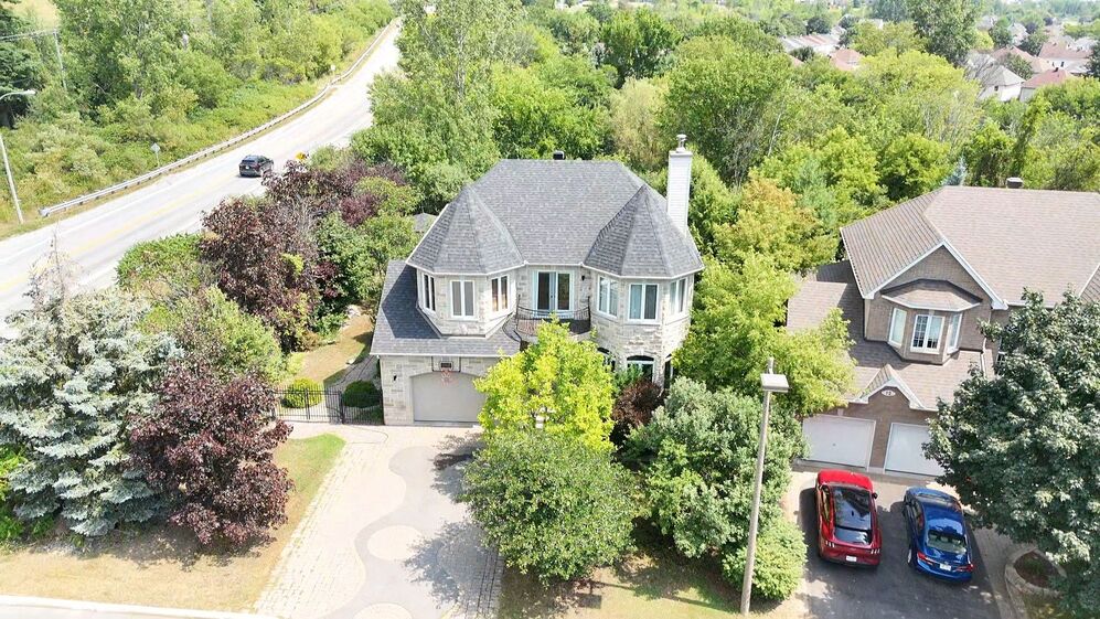 8 Rue d'Outremont 