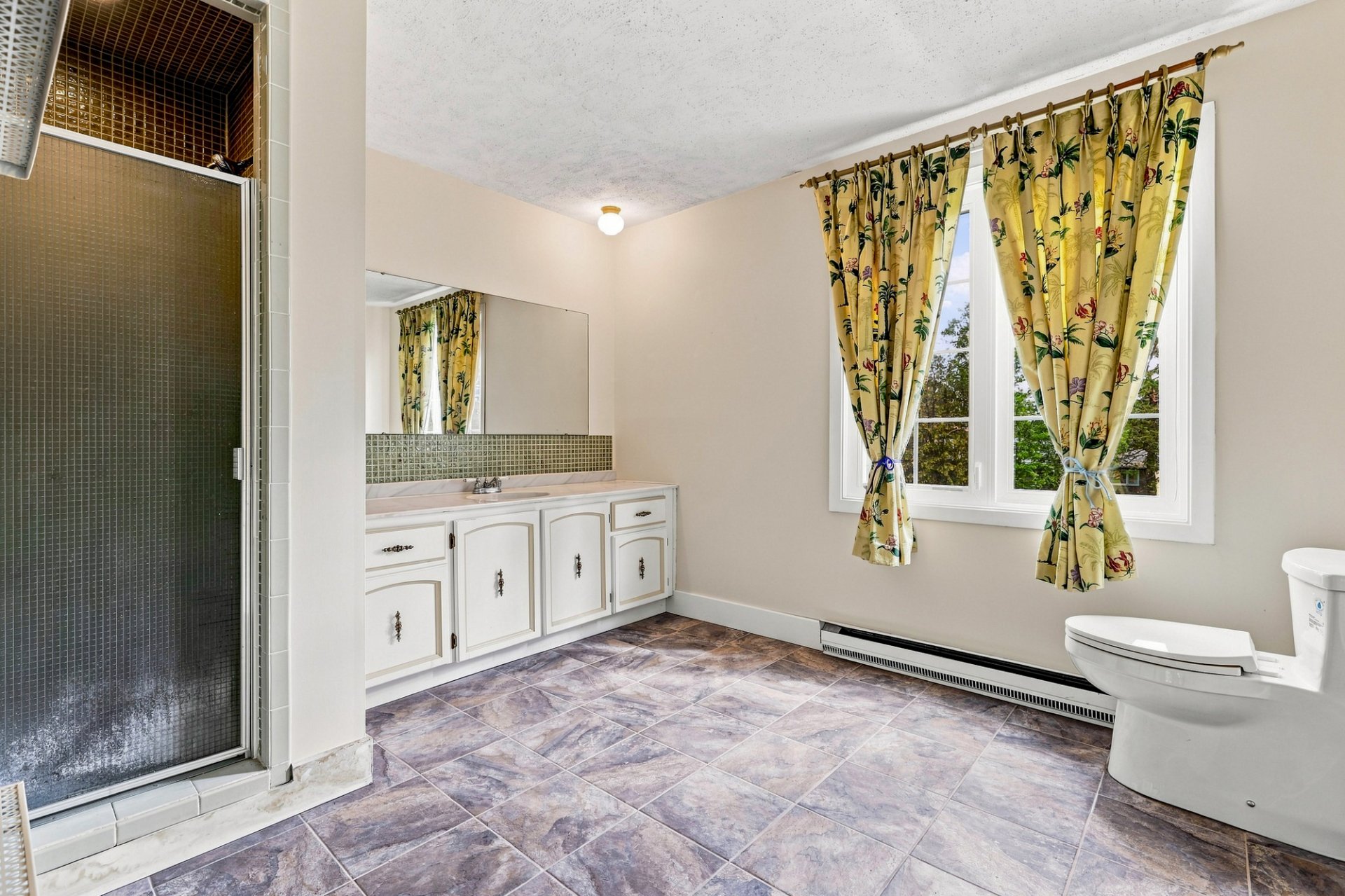 Ensuite bathroom