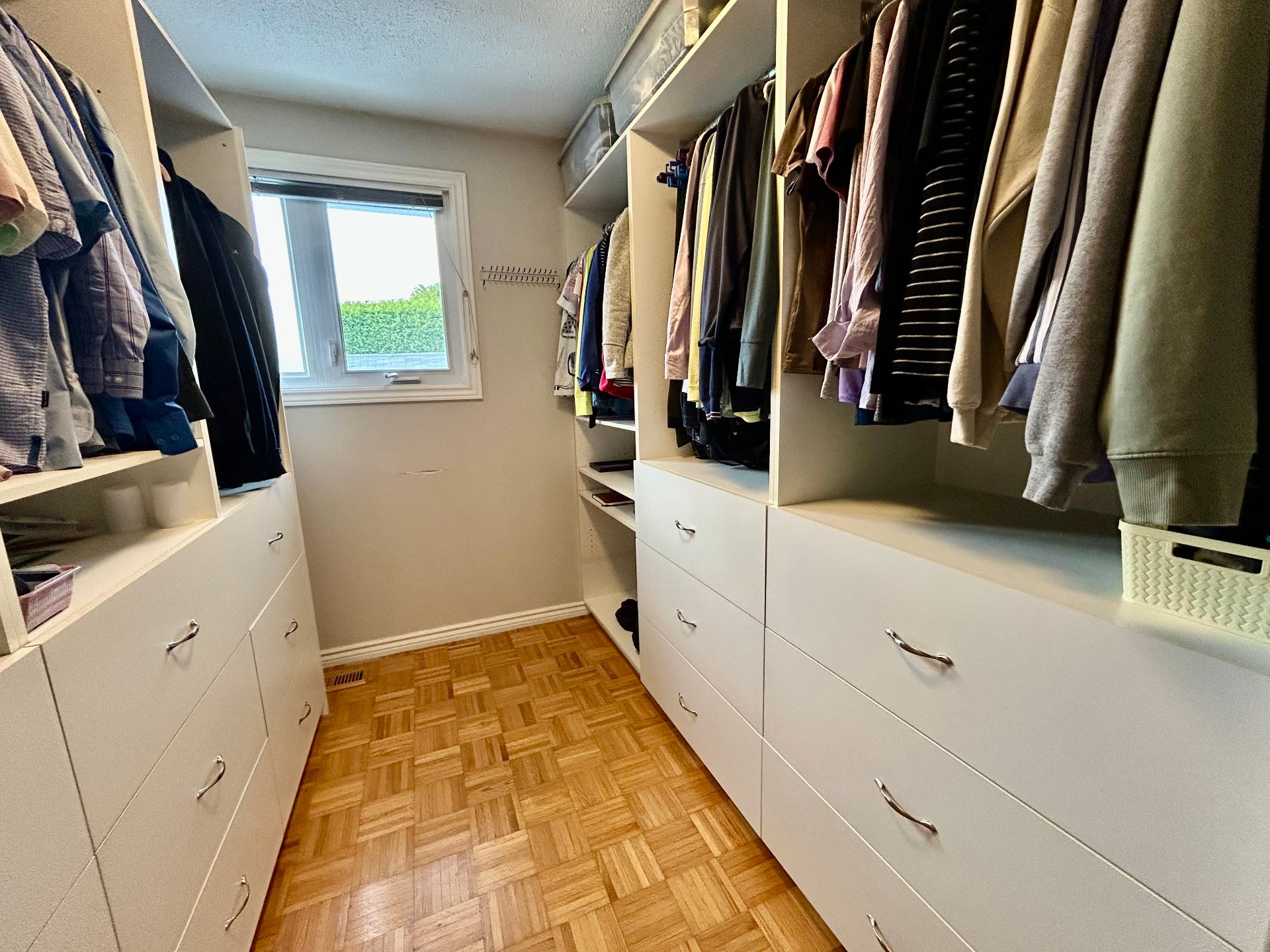 Walk-in closet