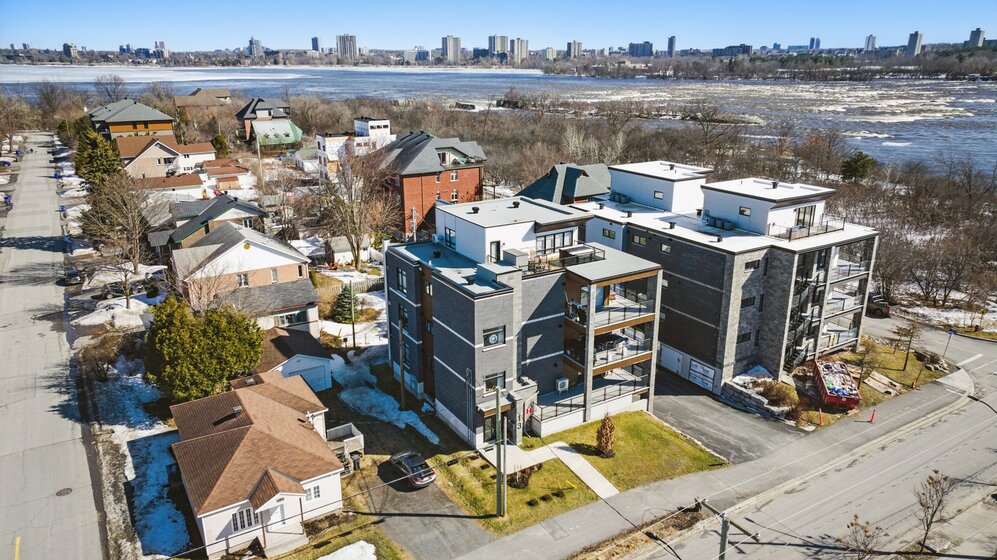 13 Ch. Vanier 101
