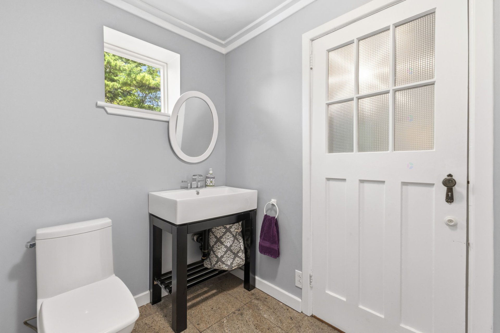 Powder room
