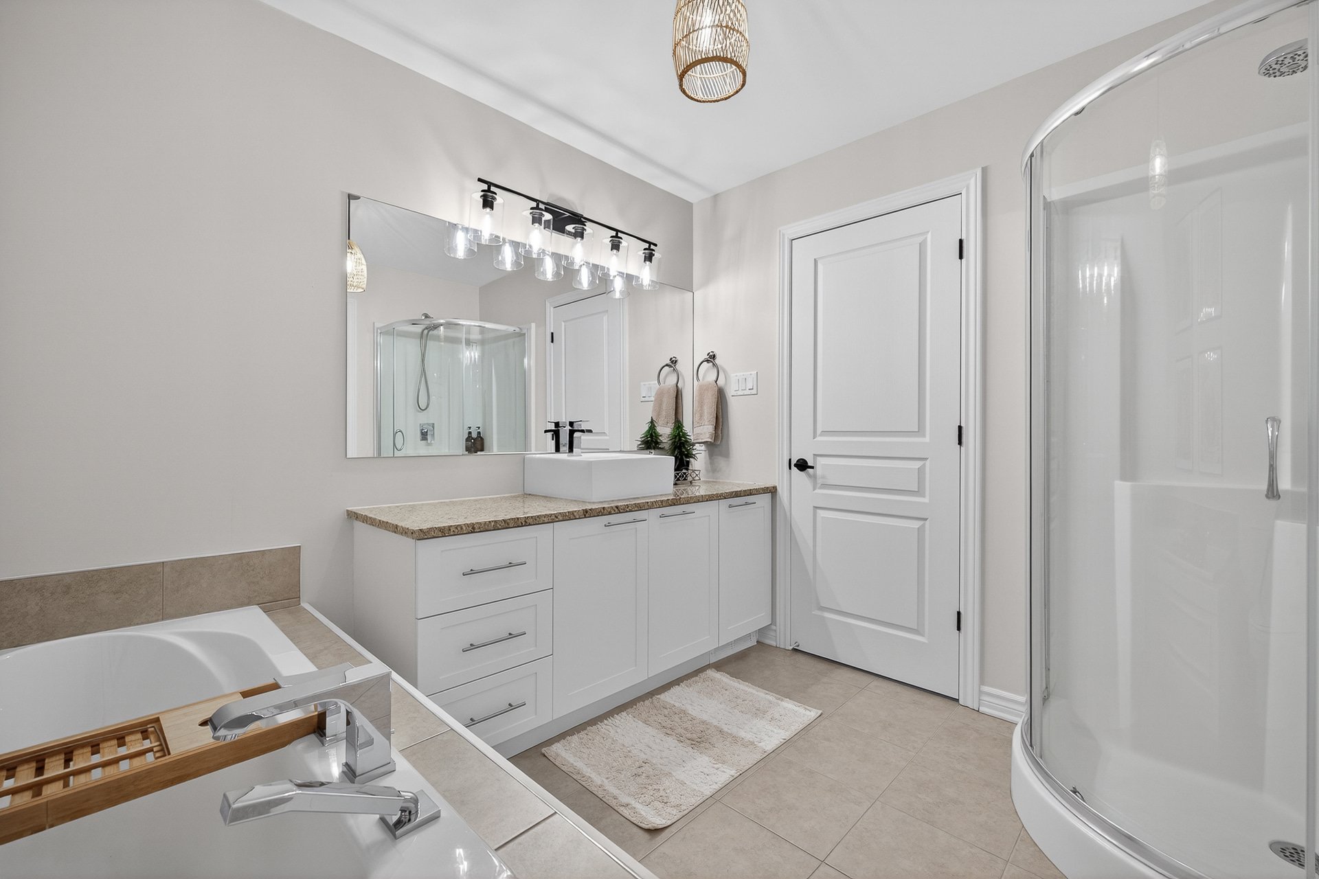 Salle de bains attenante à la CCP