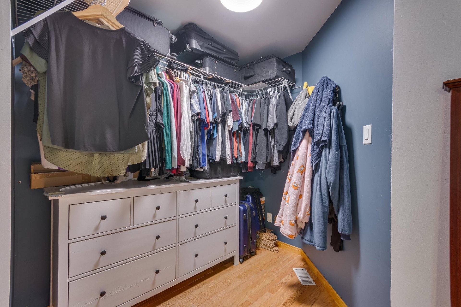 Walk-in closet