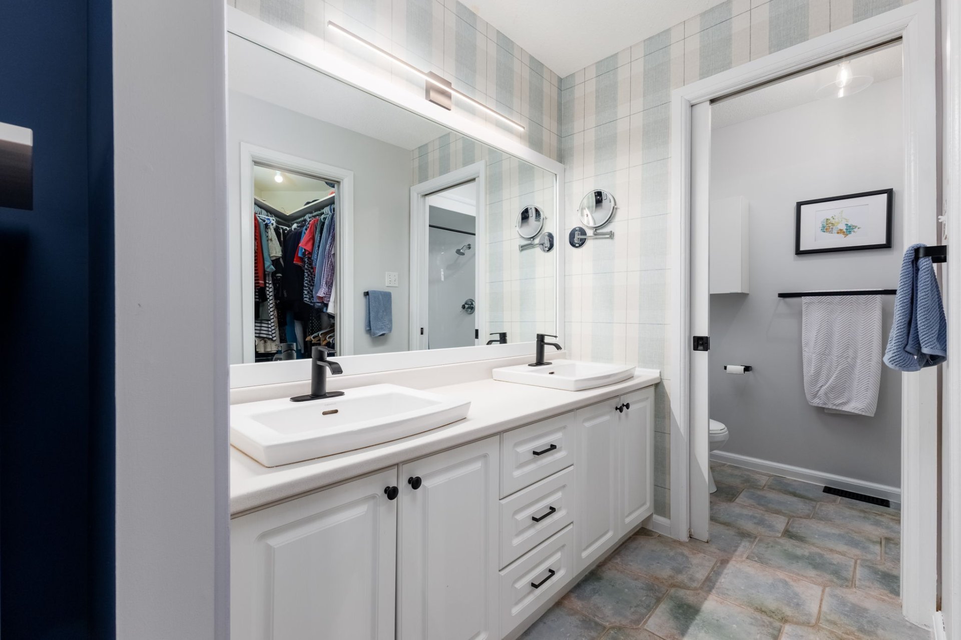 Salle de bains attenante à la CCP