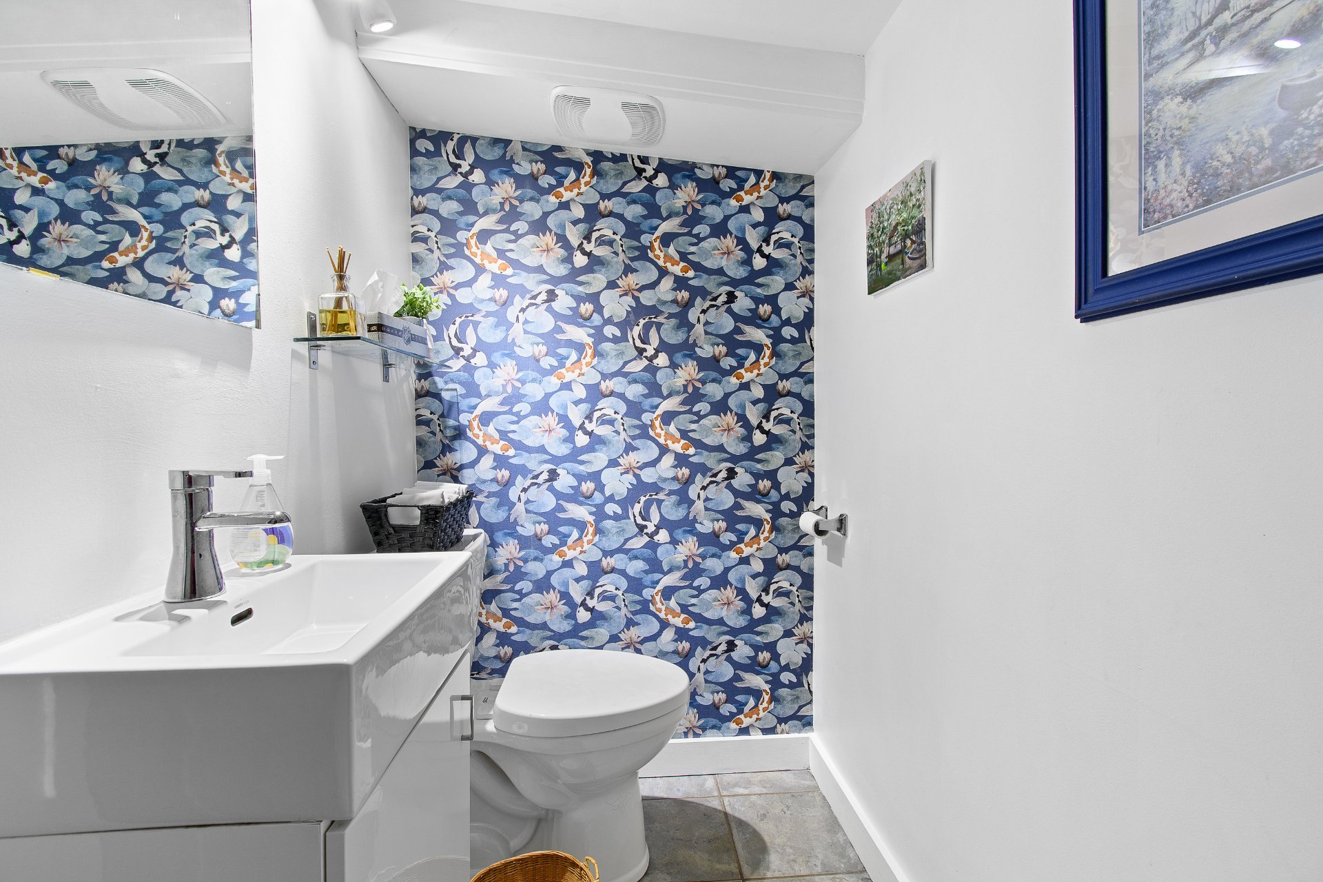 Powder room