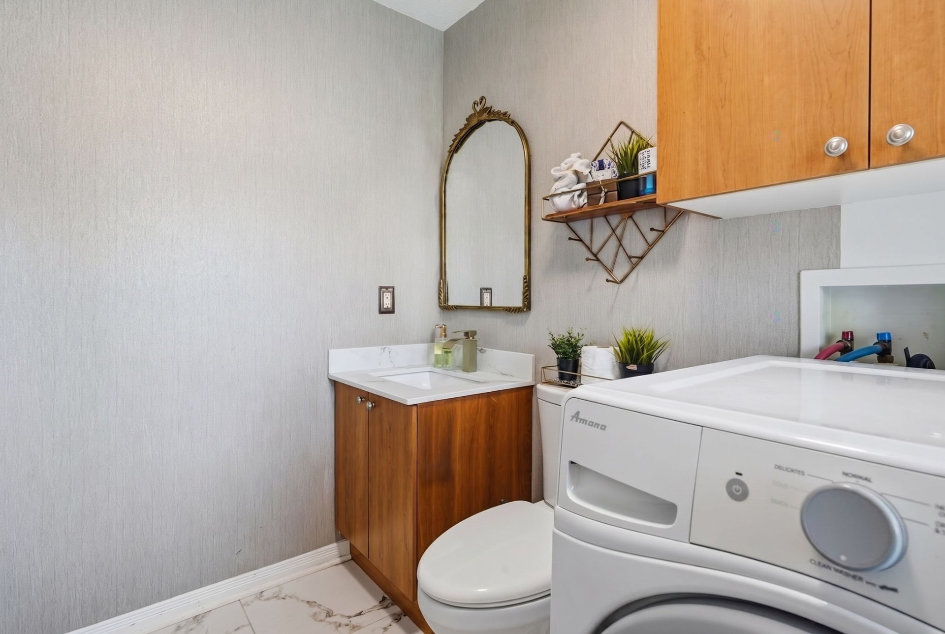 Powder room